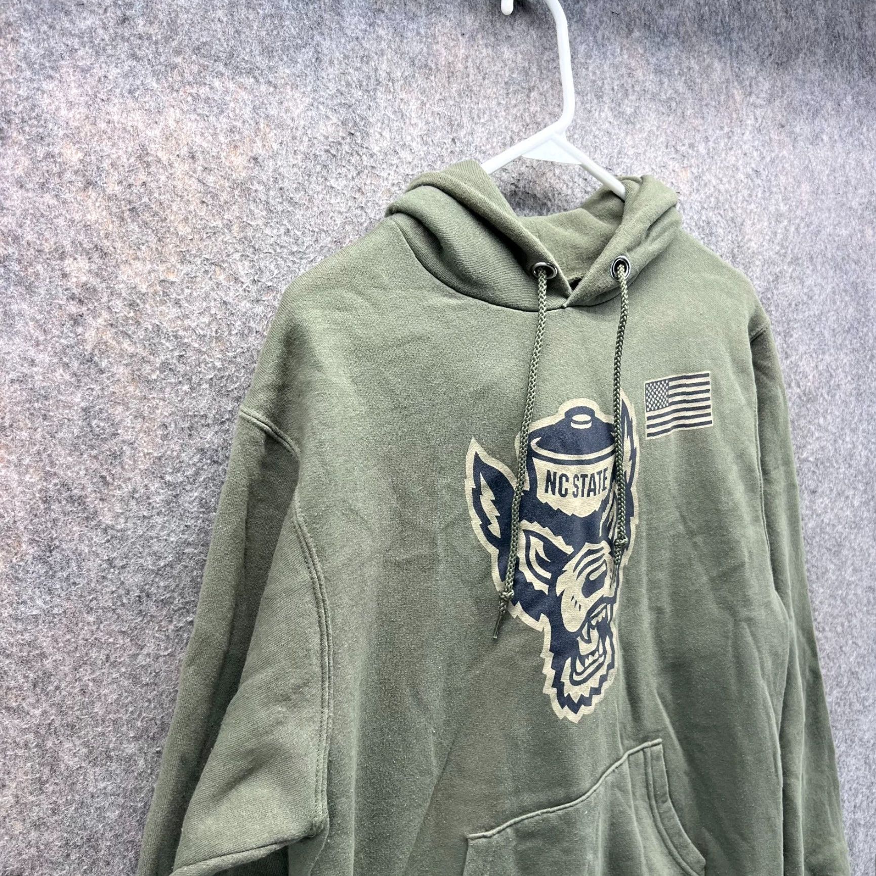 Champion Champion Sweatshirt Men S Green Hooded Pullover Fleece Size S Regular Long Sleeve Pullover NC State Wolfpack Salute Pattern: Solid Size US S / EU 44-46 / 1 - 5 Thumbnail