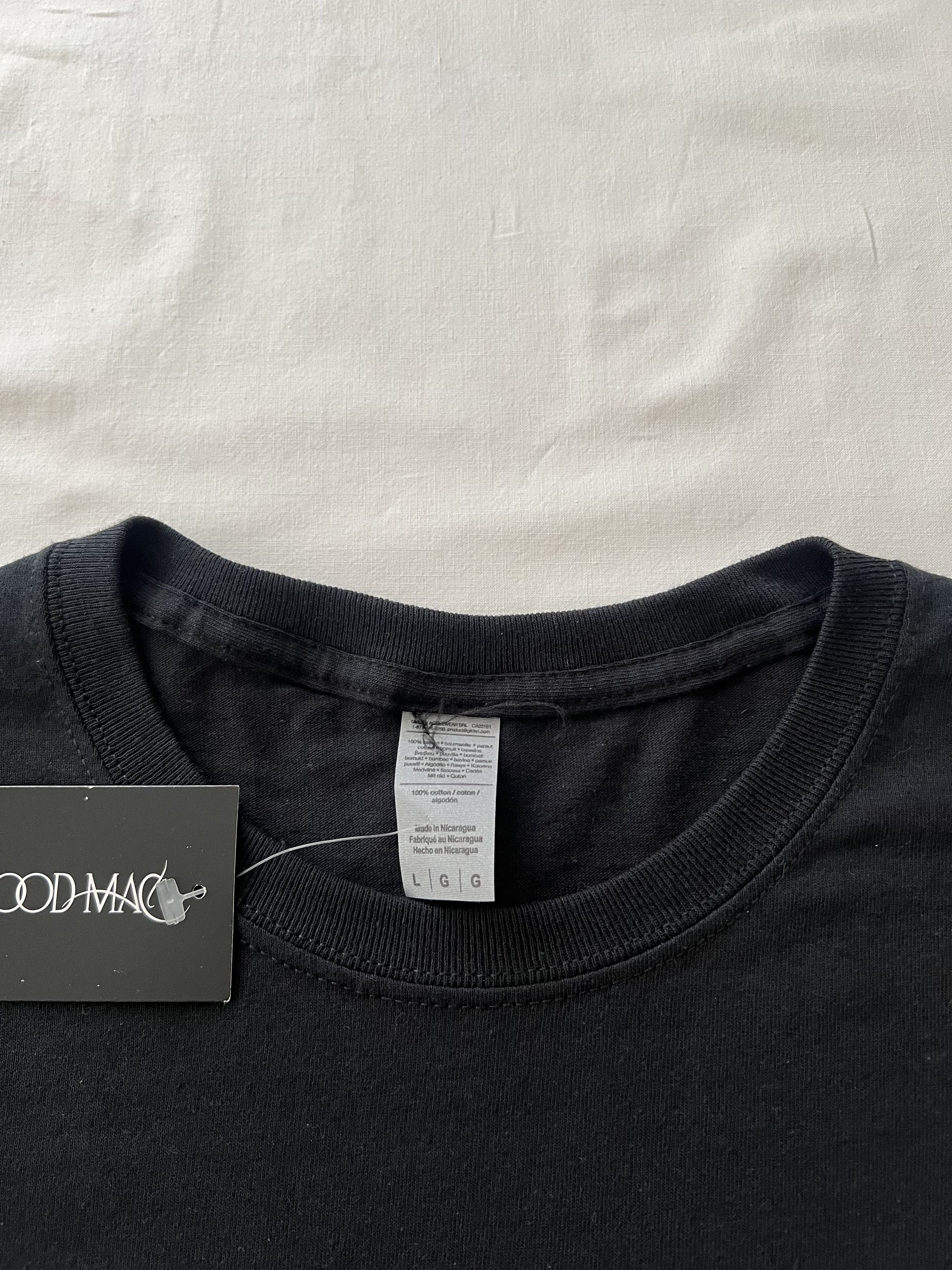Band Tees Vintage 2022 Fleetwood Mac Rumours Black T-shirt Size US L / EU 52-54 / 3 - 6 Thumbnail