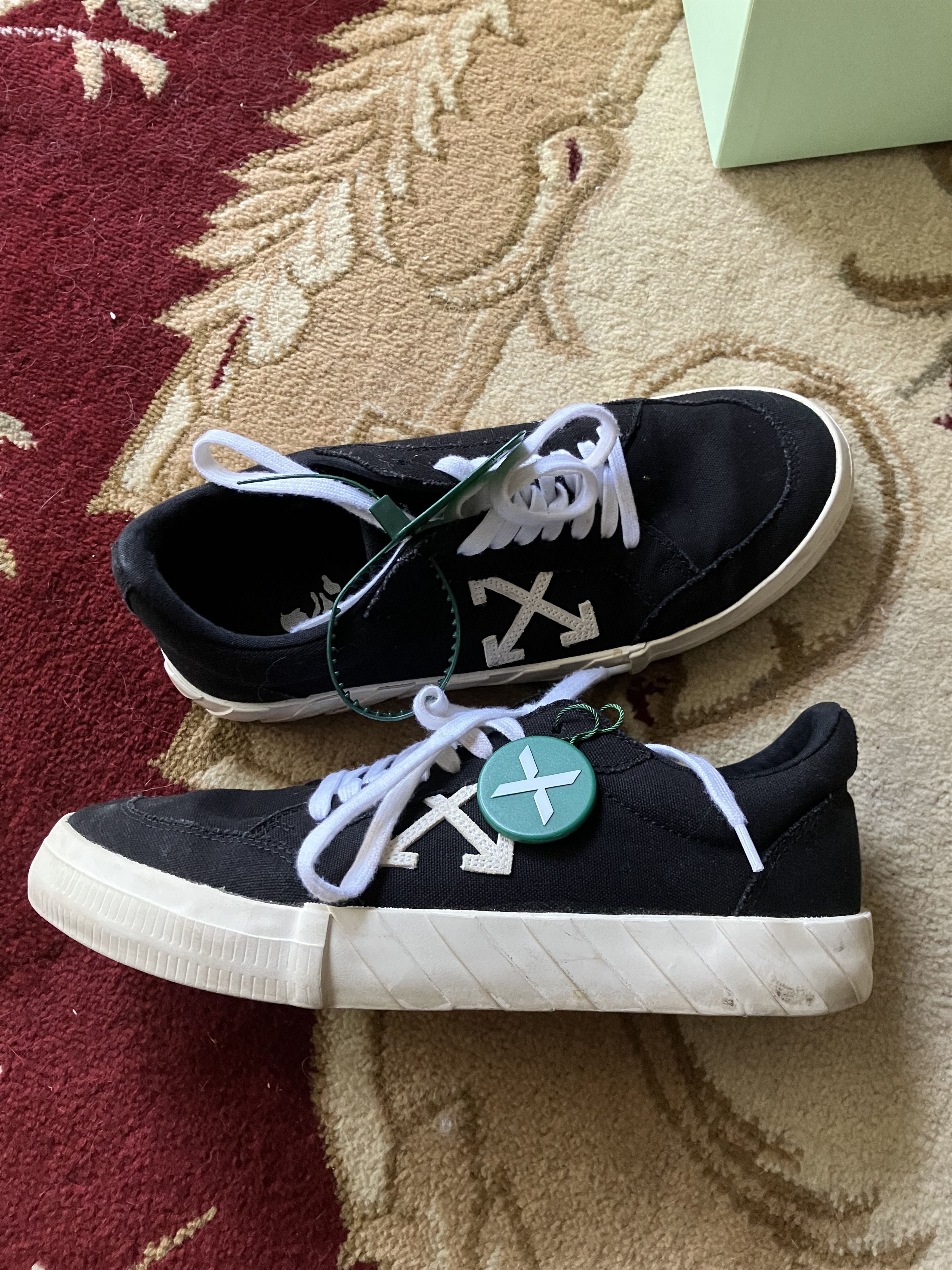 Off-White Off-White Vulc Low Sneakers Size US 10 / EU 43 - 1 Thumbnail