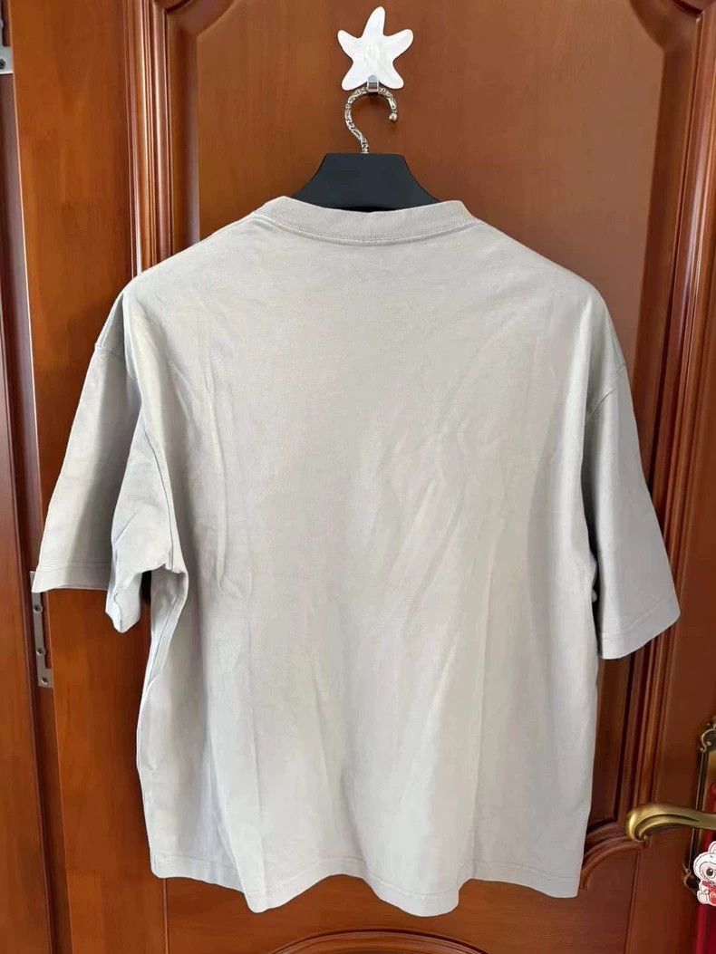 Balenciaga Balenciaga Grey small embroidered logo short sleeve m size Size US M / EU 48-50 / 2 - 2 Thumbnail