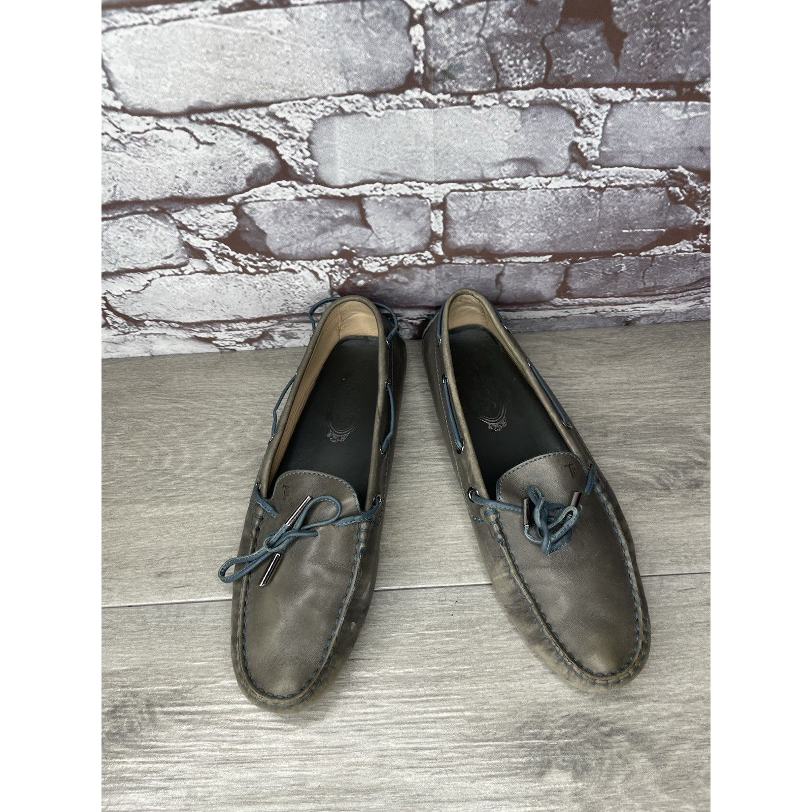 Tod's Tod's Gommino Gray Leather Moccasin Driving Loafers Women’s Size US 8 / IT 38 - 15 Thumbnail