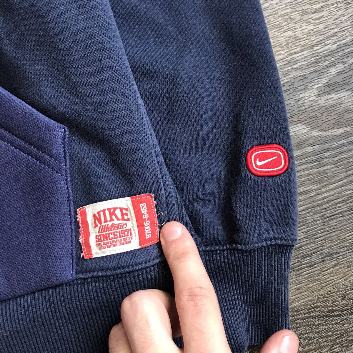 Nike × Nike ACG × Vintage Vintage Nike USA 🇺🇸 Sweatshirt Big Logo Y2K Size M/L Size US L / EU 52-54 / 3 - 3 Thumbnail