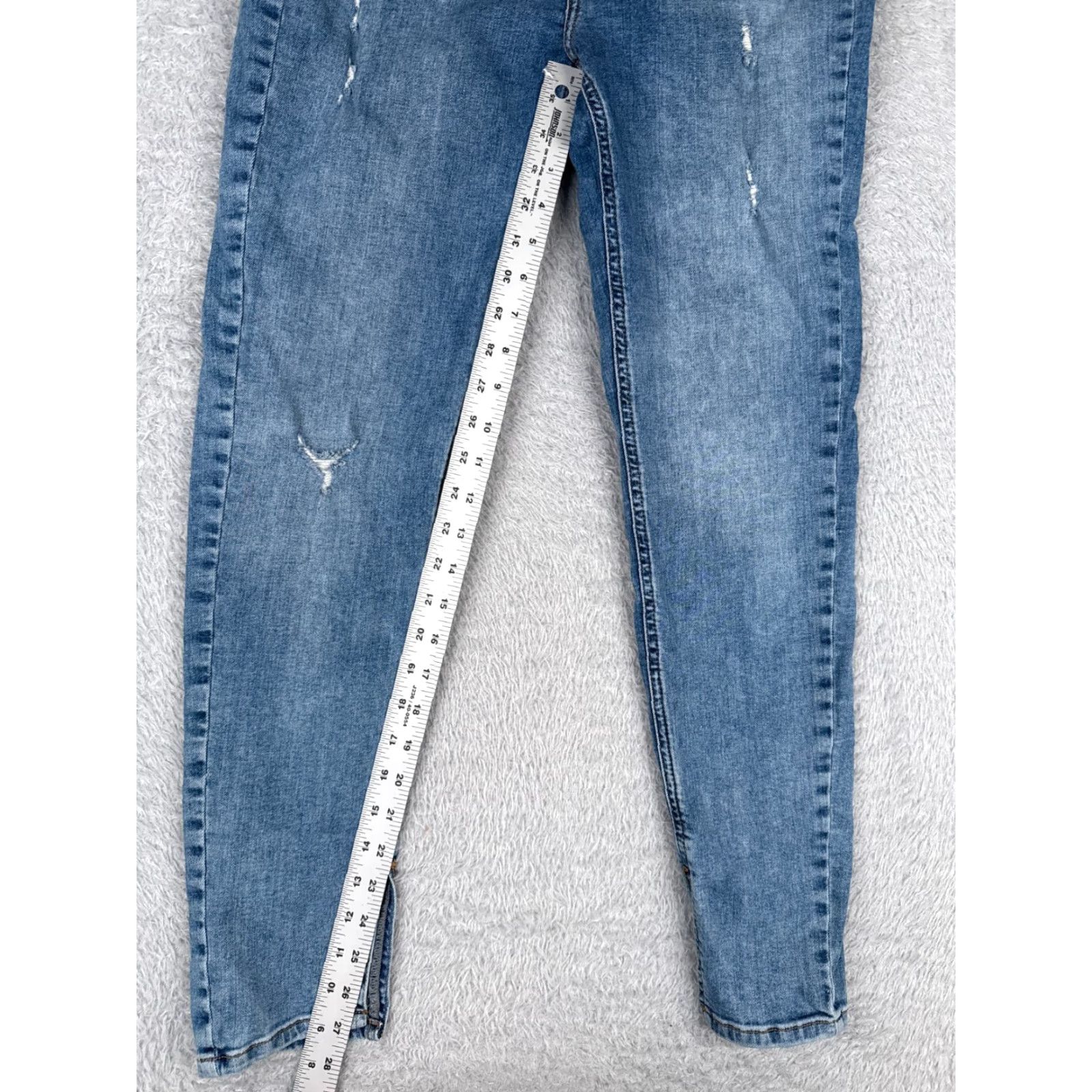 Forever 21 Forever 21 Jeans - Womens - Skinny - High Rise - Distressed Denim - Blue - 29 - 27x27 Inseam - Cotton Blend - Regular Fit - 5-Pocket - Medium Wash Size 29" - 7 Thumbnail