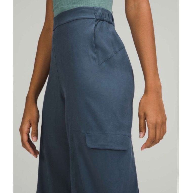 Lululemon Lululemon Metropolis Maven High Rise Crop Size 2Iron Blue Size 26" / US 2 / IT 38 - 7 Thumbnail