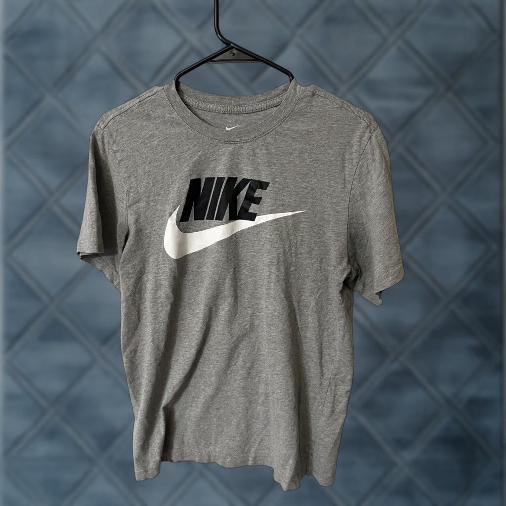 Nike Nike Dri-FIT Tee T-Shirt Nike Solid Gray Small Adult Short Sleeve Crewneck Logo Big Brand Men Cotton Polyester Nike Logo Shirt Size US S / EU 44-46 / 1 - 1 Thumbnail