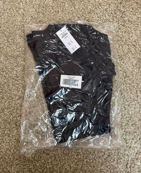 Abercrombie & Fitch Short-Sleeve Cotton Seamless *RETAIL $70* Size M / US 6-8 / IT 42-44 - 3 Thumbnail