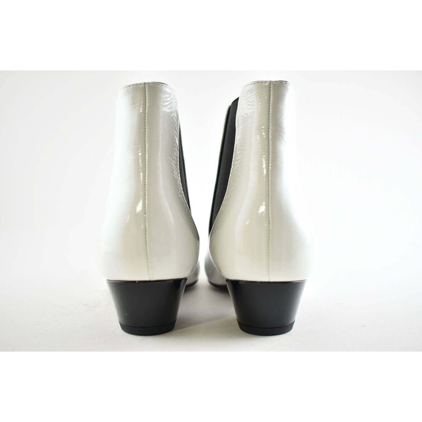 Chanel Chanel 19B White Black Leather Cone CC Logo Ankle Short Size US 8 / IT 38 - 10 Thumbnail