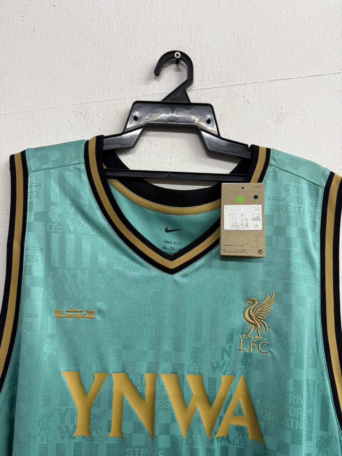 Nike BNWT 2022/2023 Nike LEBRON x LFC Jersey Size US XXL / EU 58 / 5 - 2 Thumbnail