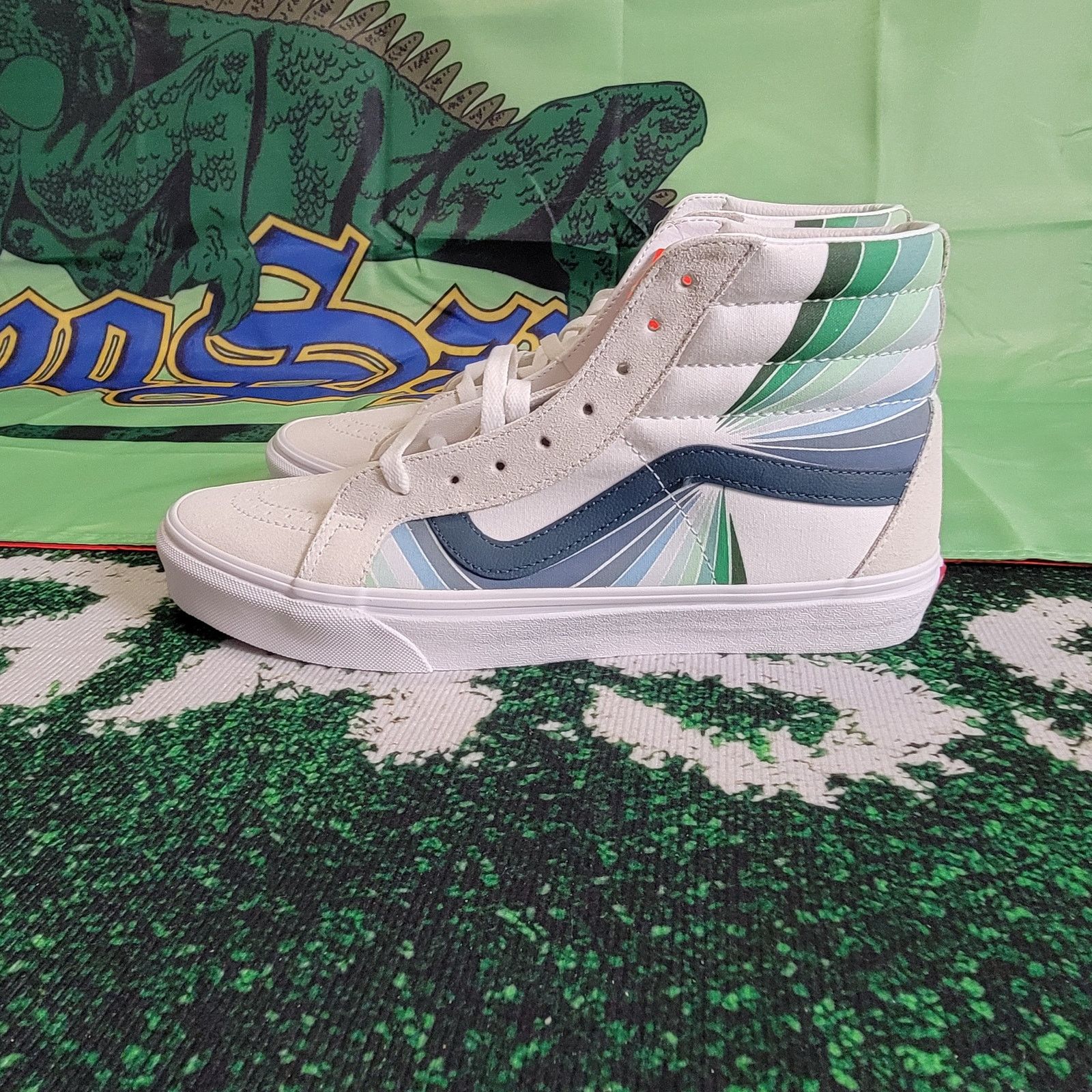 Vans Vans Sk8-Hi Reissue Refract TruWhite/Multi Sz 11 VN0A4U3DWN8 Size US 11 / EU 44 - 2 Thumbnail