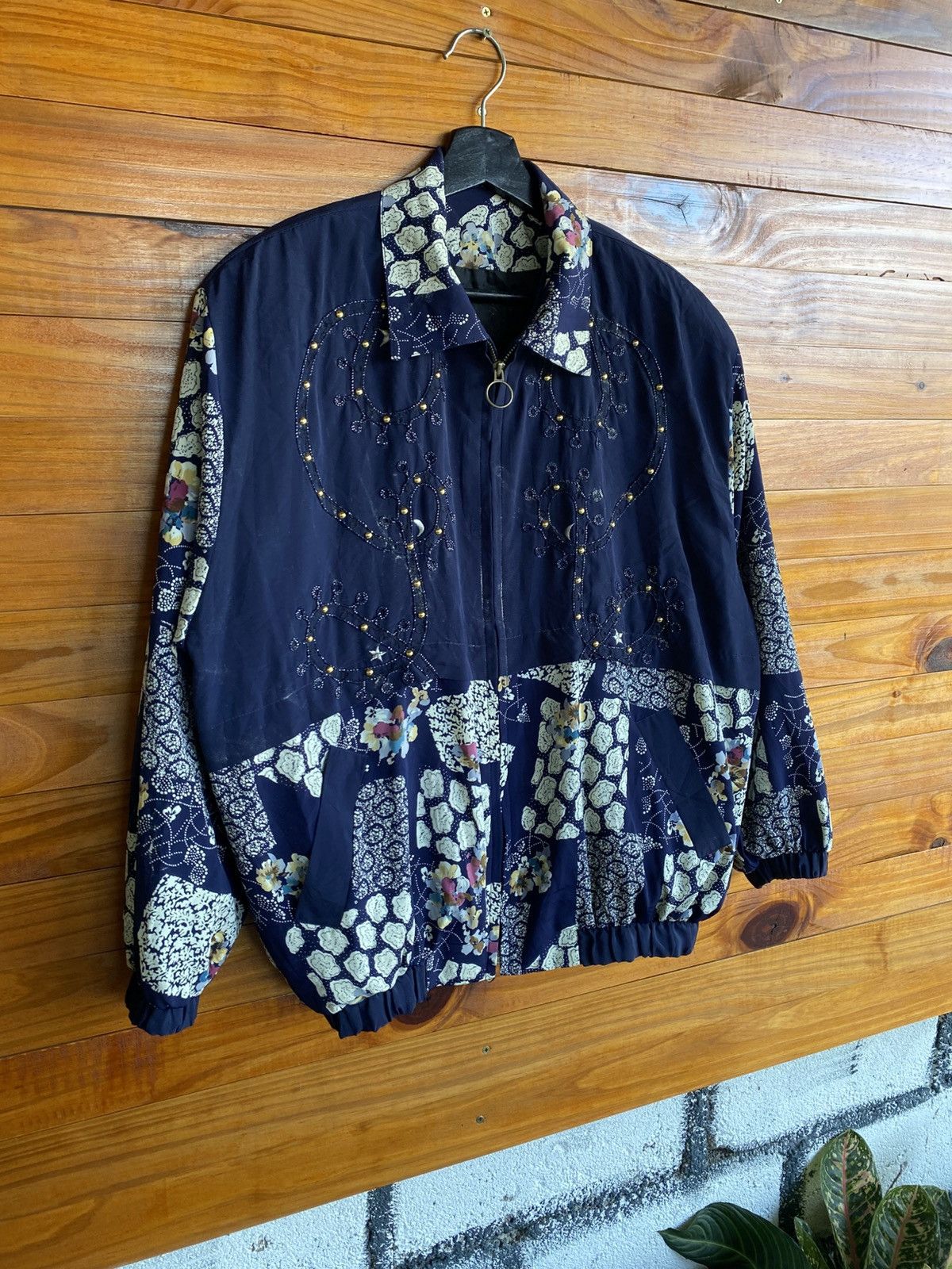 Vintage Vintage Japanese Patchwork Floral Print Windbreaker Jacket Size US L / EU 52-54 / 3 - 5 Thumbnail