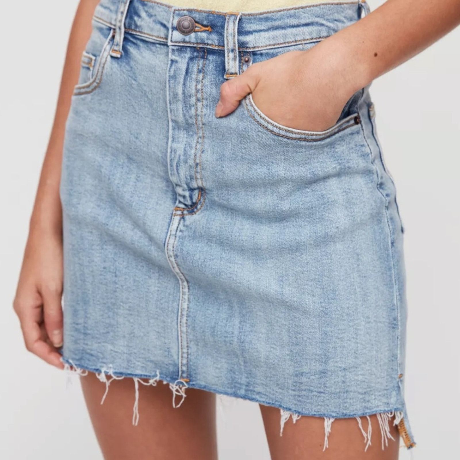 Aritzia Aritzia Wilfred Free Tanit Denim Skirt Size 2 Size 34" / US 12 / IT 48 - 1 Thumbnail