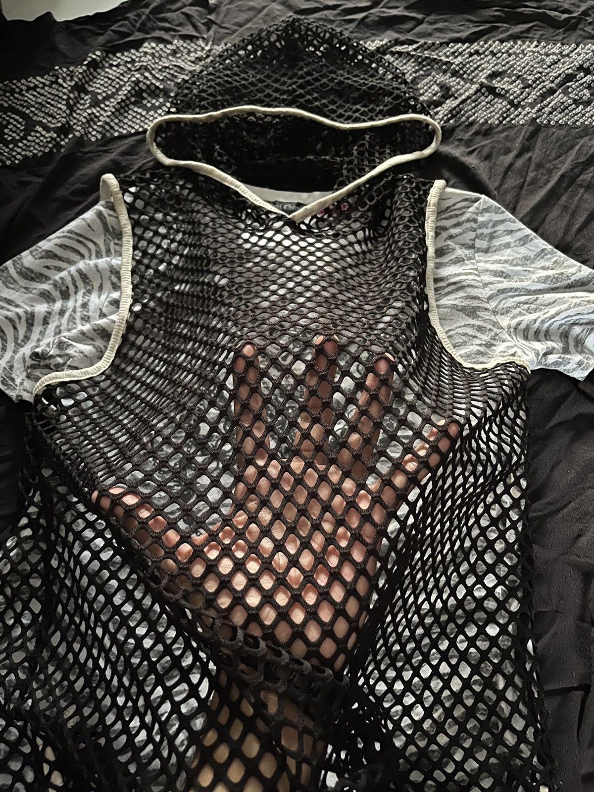Le Grande Bleu (L.G.B.) Japanese unknwn fishnet punk hoodie Size US M / EU 48-50 / 2 - 3 Thumbnail