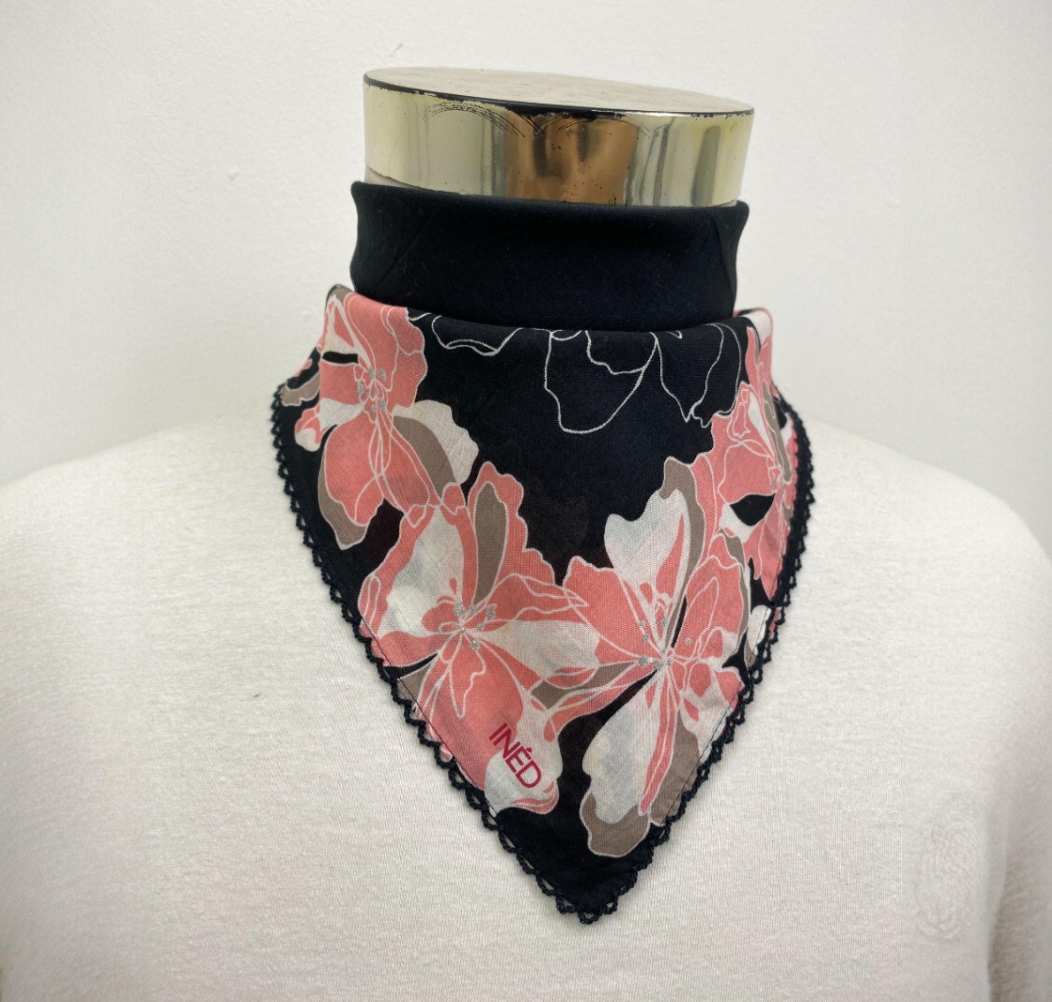 Japanese Brand Vintage Ined Handkerchief / Neckerchief HKC0295 Size ONE SIZE - 2 Thumbnail