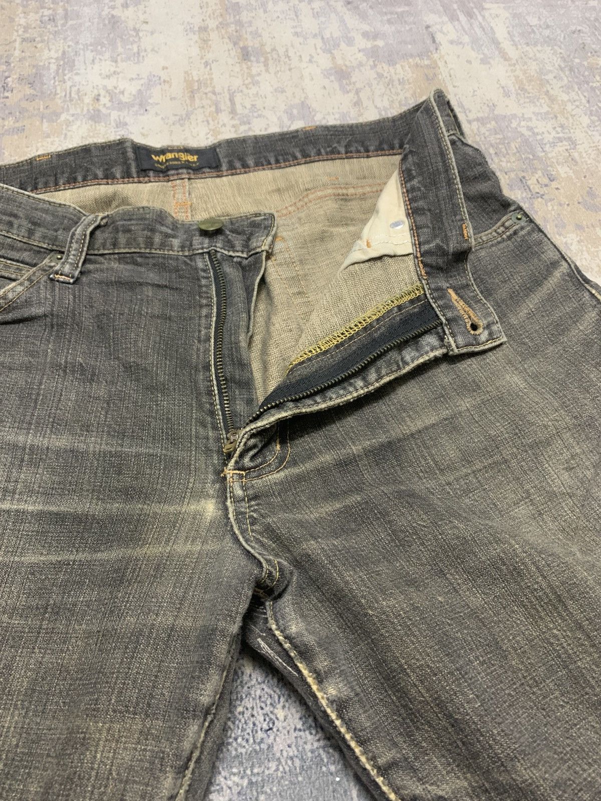 Japanese Brand Vintage Wrangler Distressed Rusty Loose Jeans 31x30 Size US 33 - 6 Thumbnail