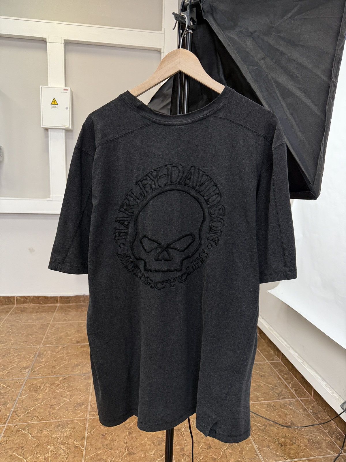 Harley Davidson 🇺🇸Vintage Y2K Harley Davidson Skull Skeleton T-Shirt Rare Size US XL / EU 56 / 4 - 1 Thumbnail