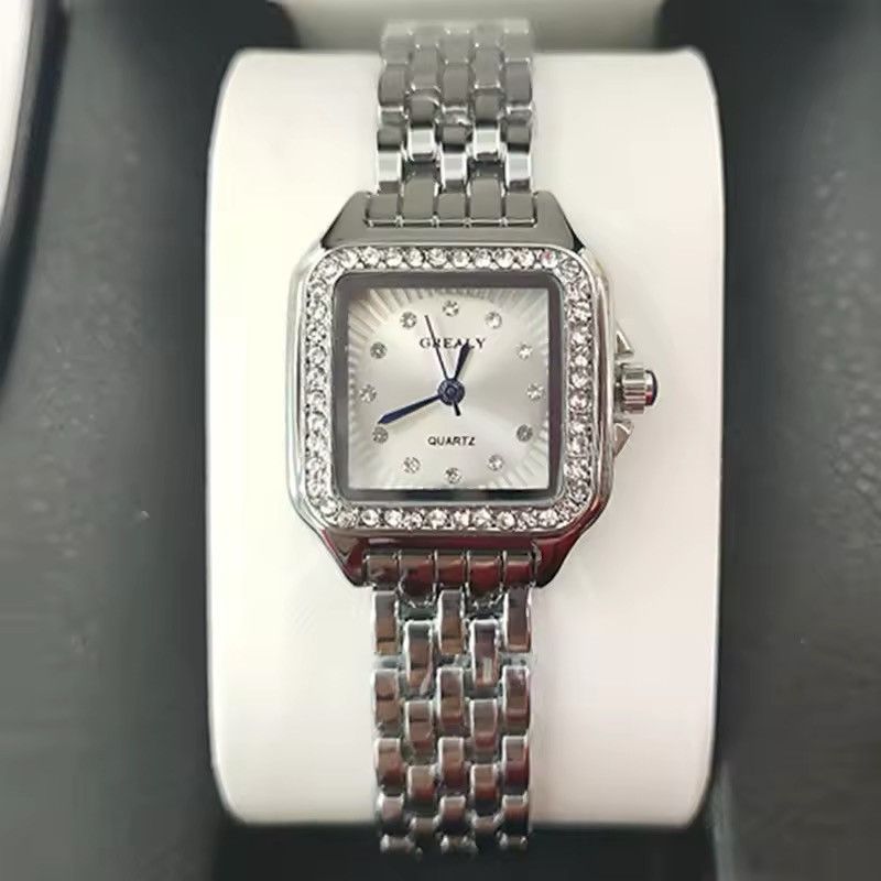 Retro Luxury Style Quartz Gold Watch in Silver, Men's