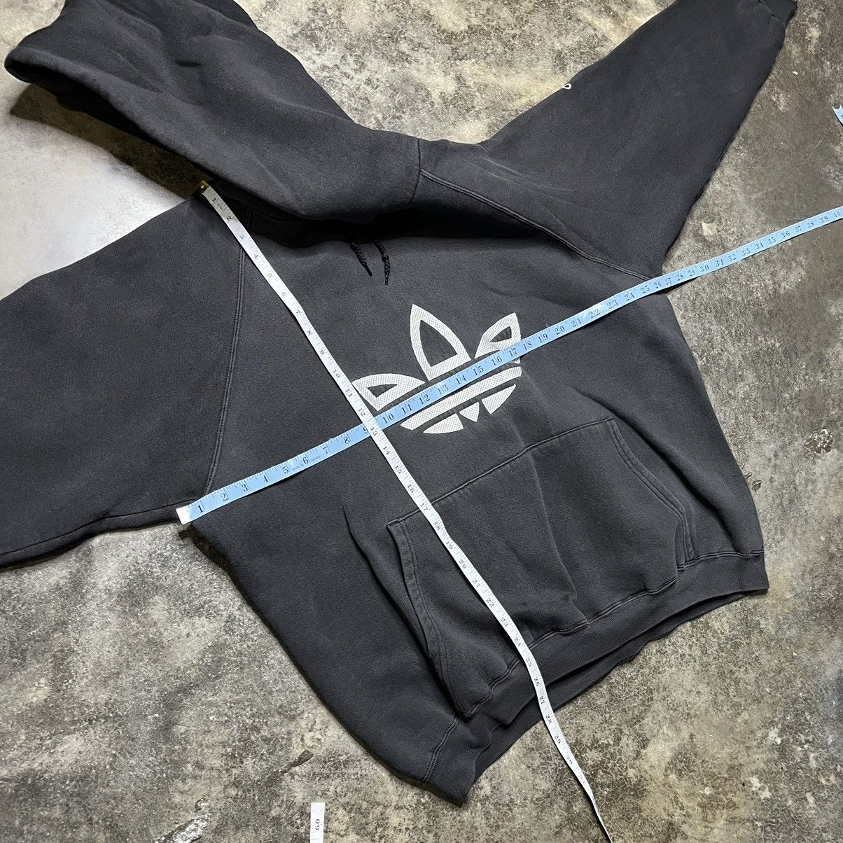 Vintage vintage adidas thrashed faded black baggy hoodie Size US L / EU 52-54 / 3 - 4 Thumbnail