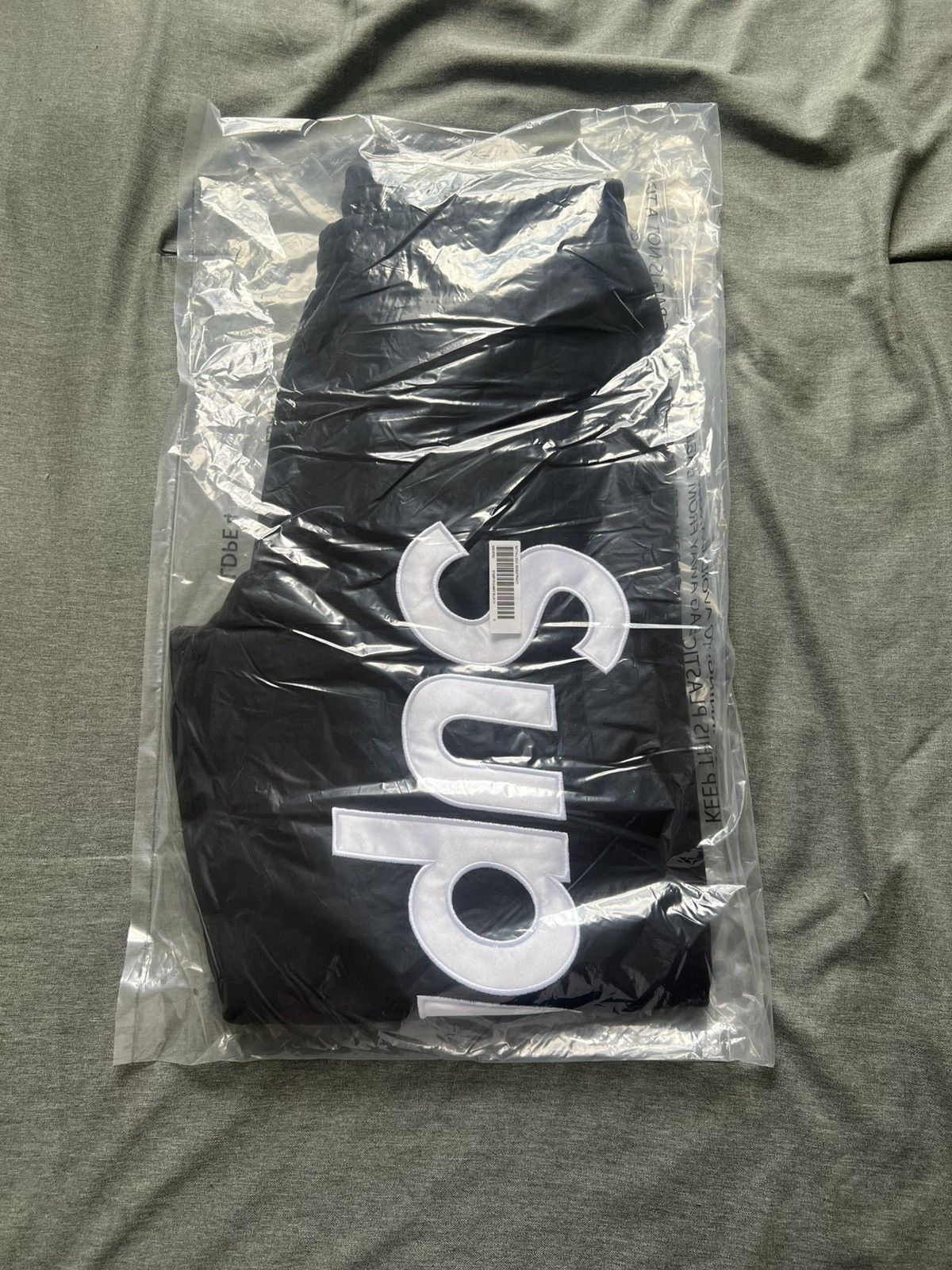 Supreme Supreme Satin Applique Sweatpants Black Size Small Size US 30 / EU 46 - 1 Thumbnail