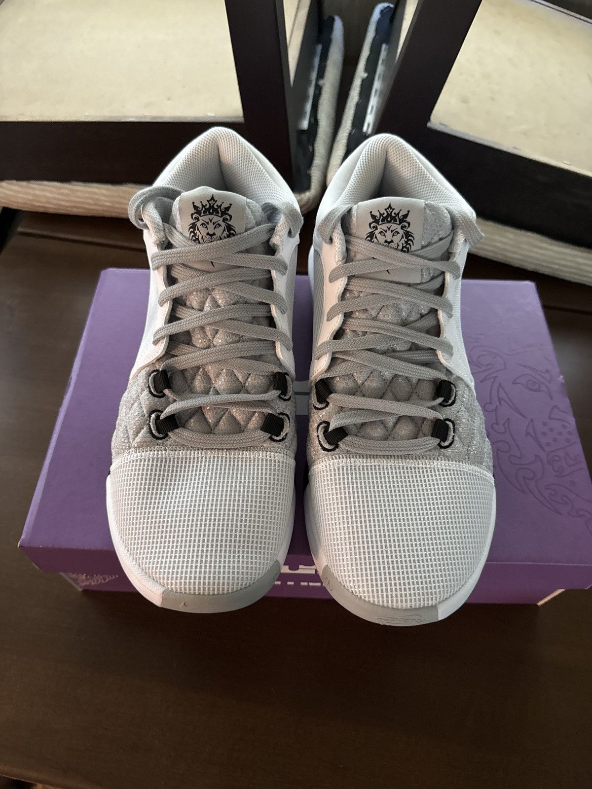 Nike NEW Nike LeBron Witness VIII 8, size 8.5, OG Box, DS, MINT! Size US 8.5 / EU 41-42 - 7 Thumbnail