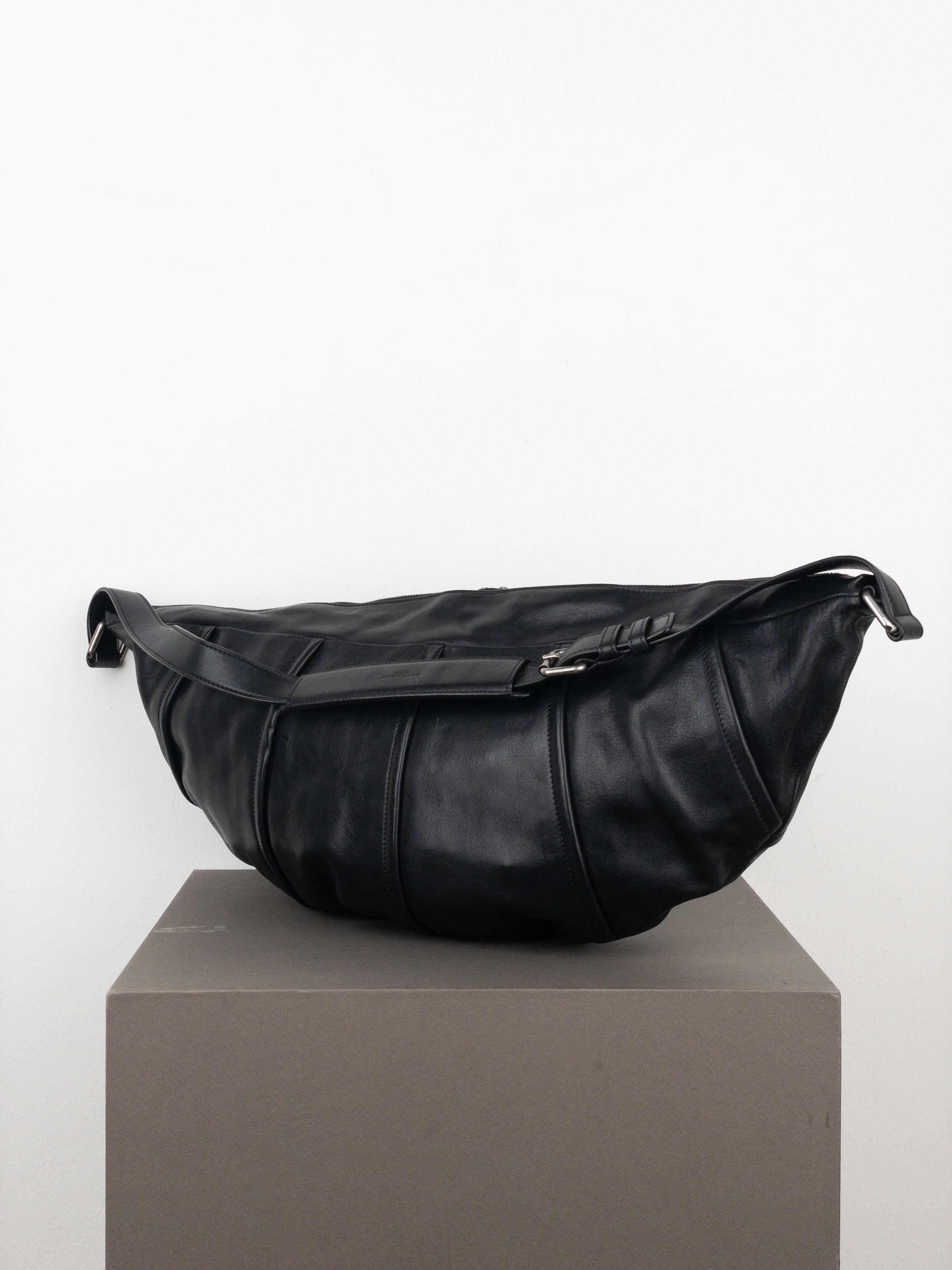 Saint Laurent Paris Saint Laurent by Hedi Slimane Leather Sling Bag Size ONE SIZE - 4 Thumbnail