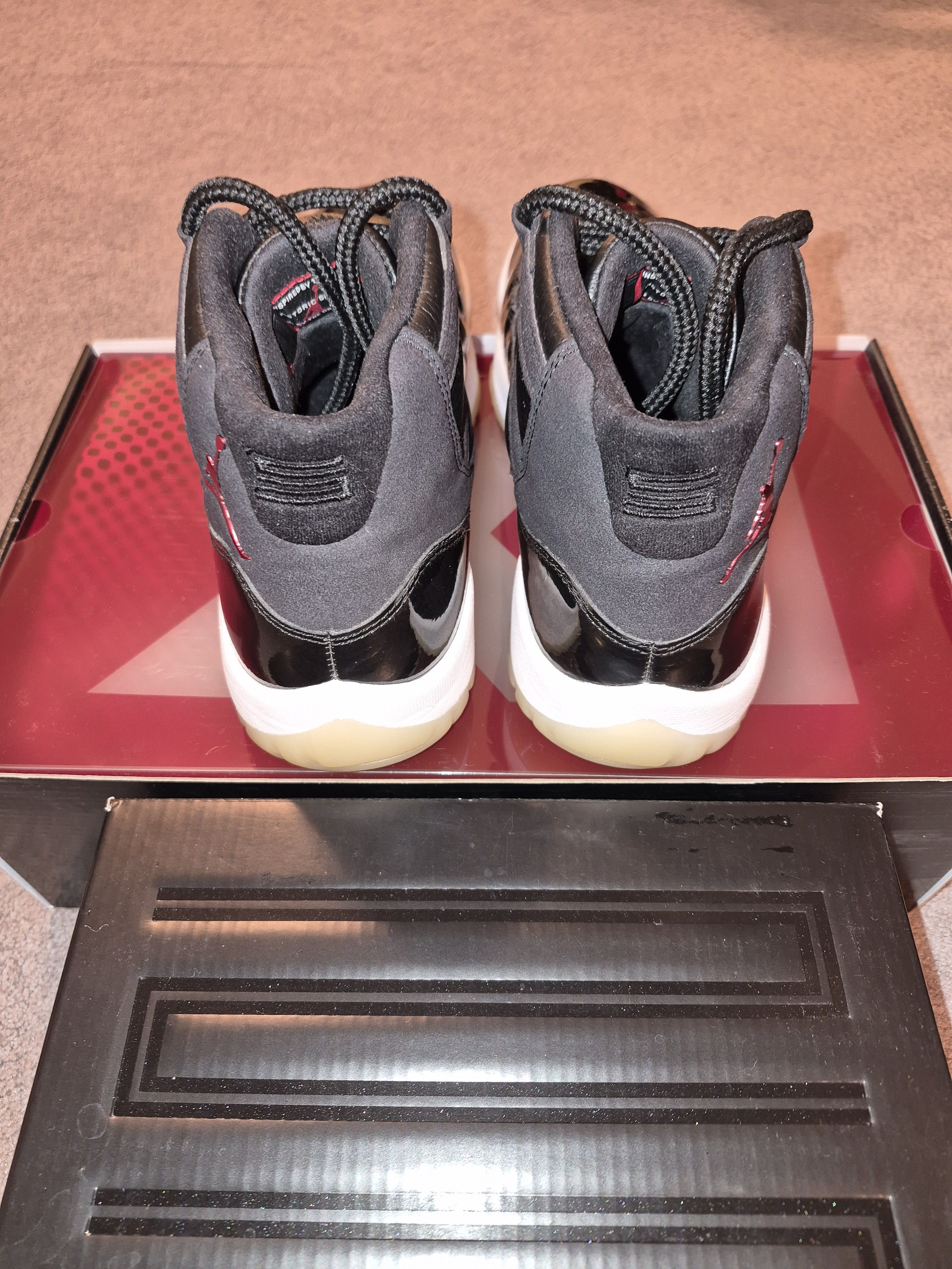 Jordan Brand Nike "Air Jordan Retro 11", "72-10" Edition Sneaker Size US 9 / EU 42 - 9 Thumbnail