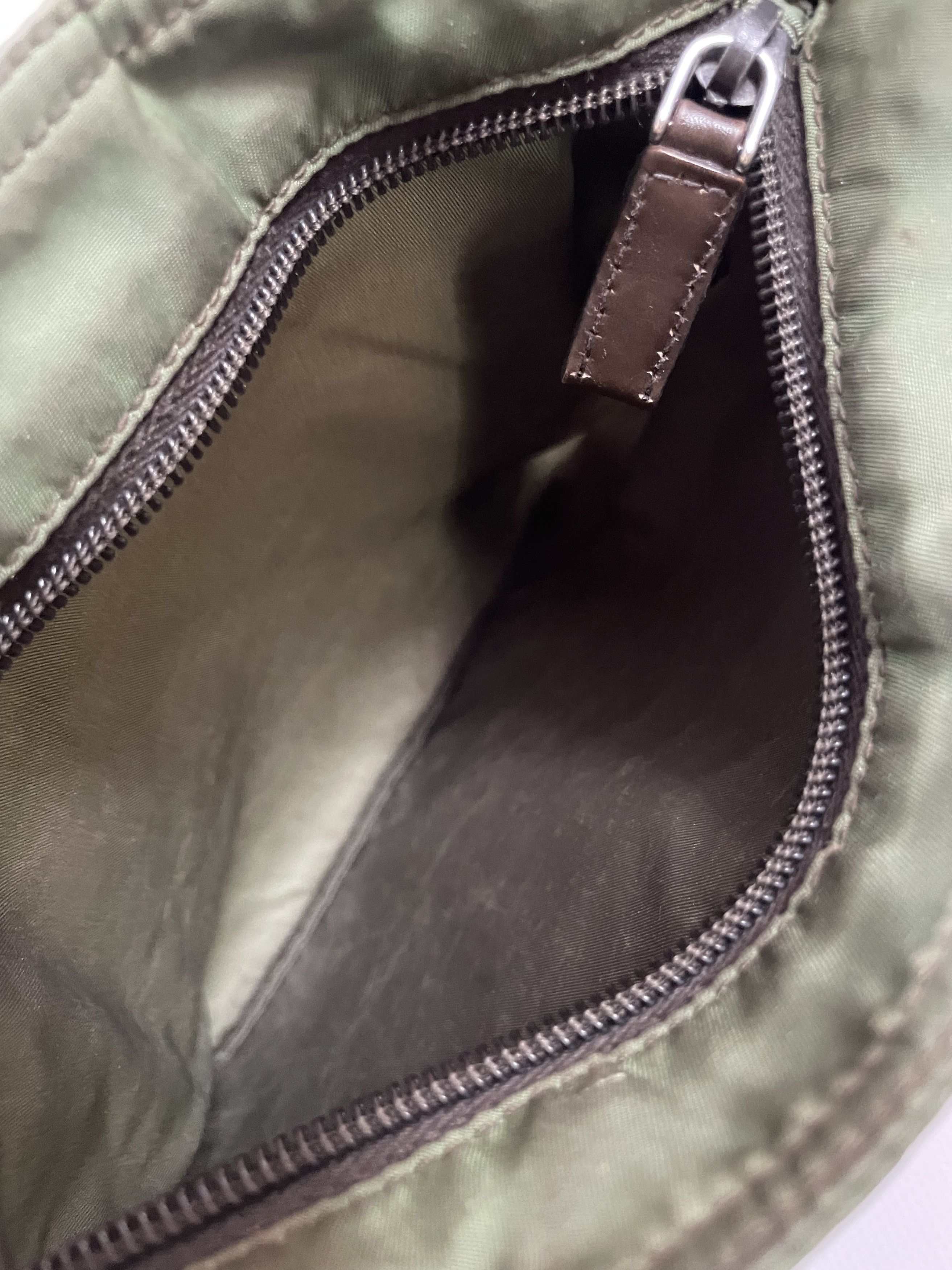 Prada Prada nylon triangle logo small shoulder crossbody bag Size ONE SIZE - 16 Thumbnail