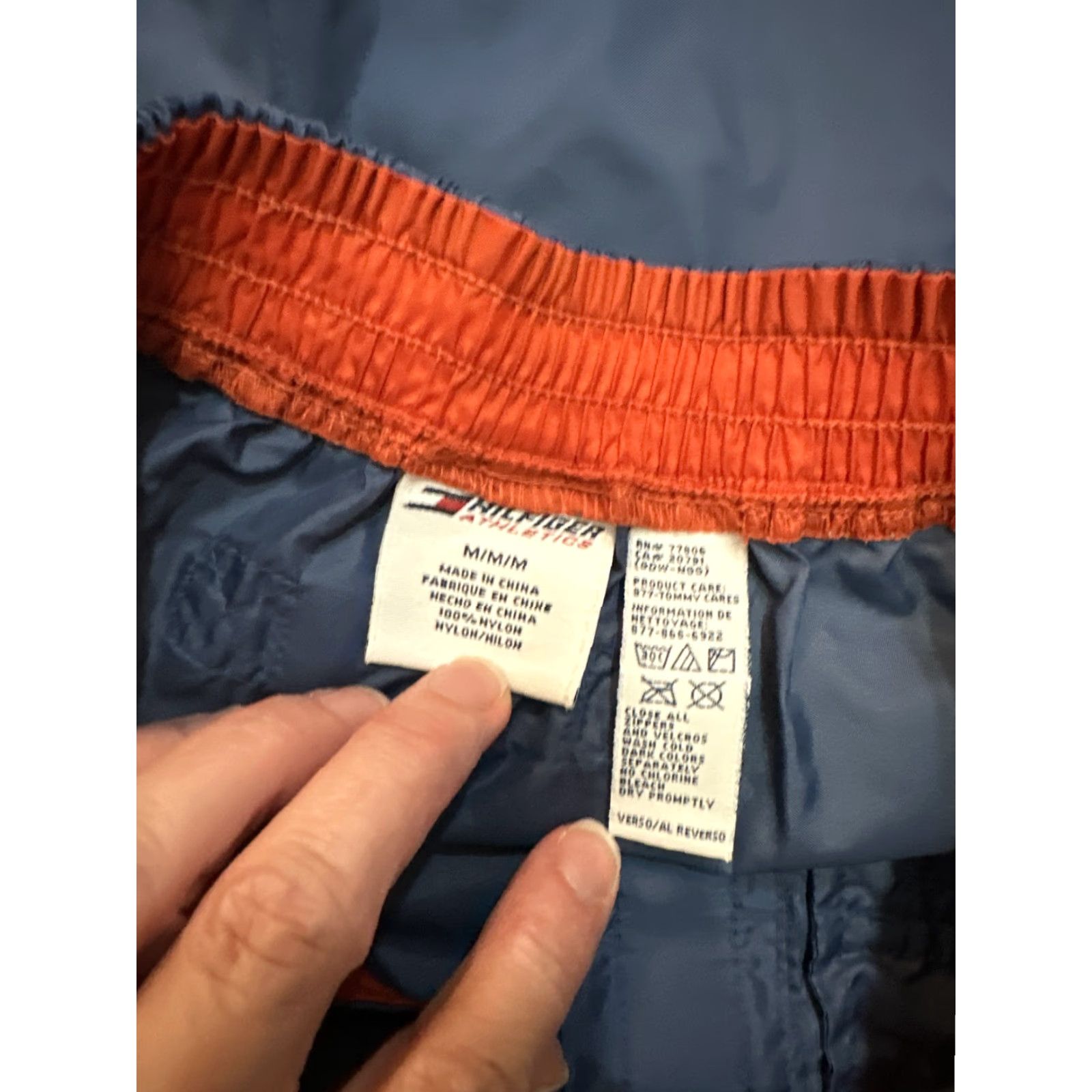 Tommy Hilfiger VINTAGE Tommy Hilfiger Shorts Athletic Unisex Adults M Blue Nylon 24x9 Elastic Waist Pockets Quick Dry 2 Back Pockets Swim 24” Inseam 9” TH-00 Size US 31 - 5 Thumbnail