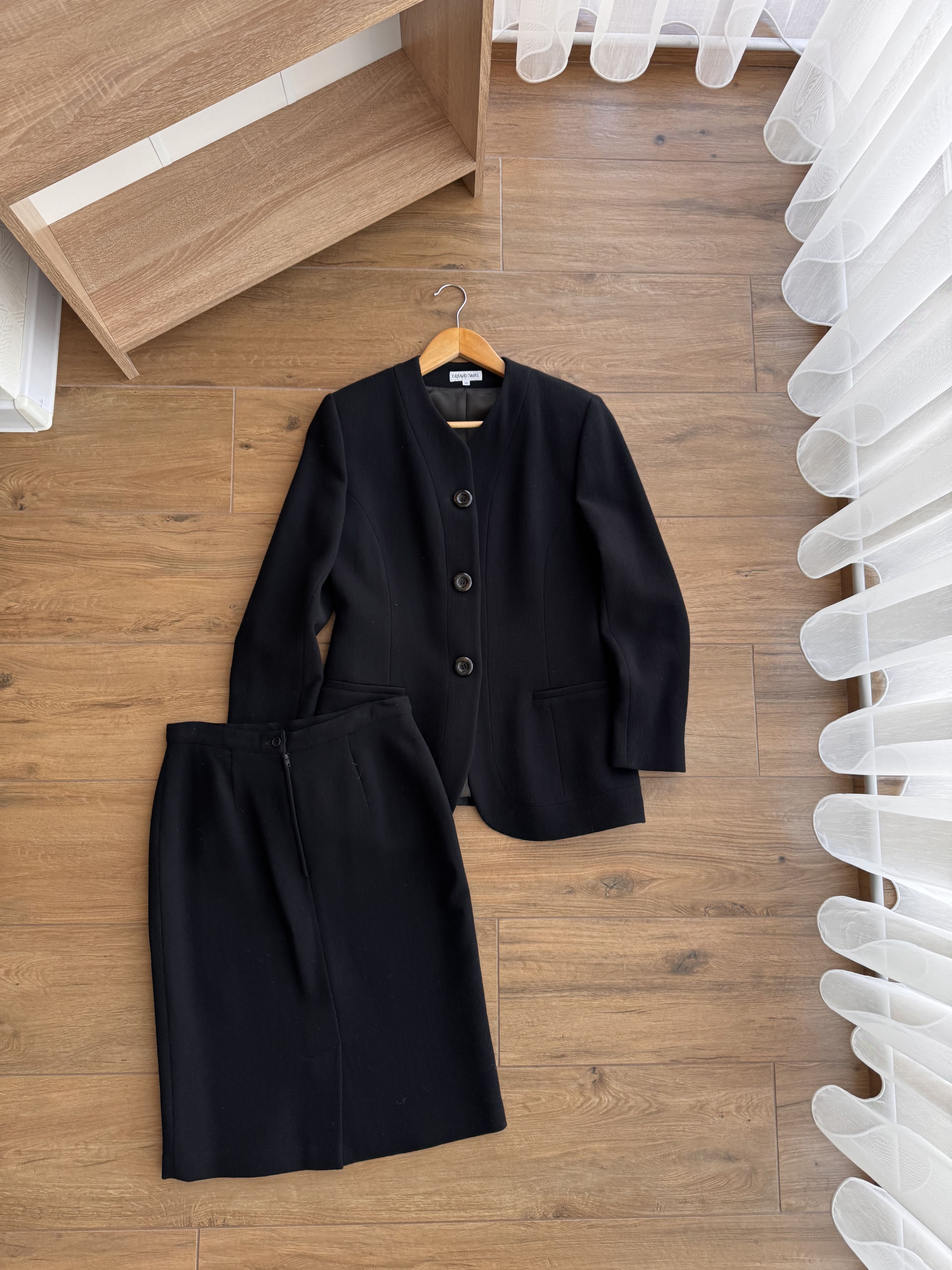 Gerard Darel Vintage Gerard Darel Luxury Wool Black Skirt Suit Size M / US 6-8 / IT 42-44 - 3 Thumbnail