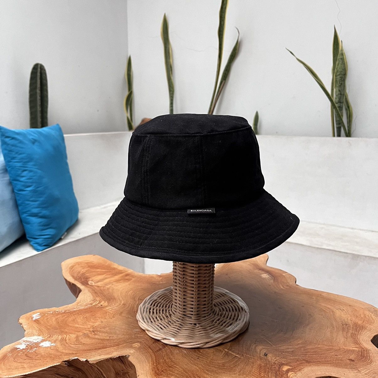 Balenciaga 💸BINDING OFFER💸 Balenciaga Bucket Hat Size ONE SIZE - 3 Thumbnail