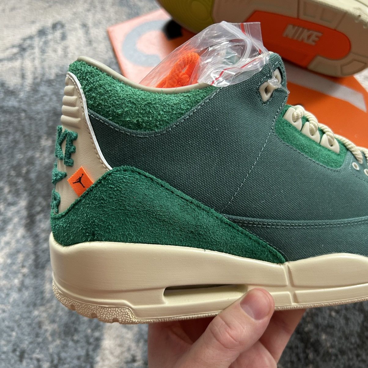 Jordan Brand FZ7974-300 AJ3 AiR JORDAN 3 OG SP BiCOASTAL MALACHiTE FOSSiL Size US 10 / EU 43 - 9 Thumbnail