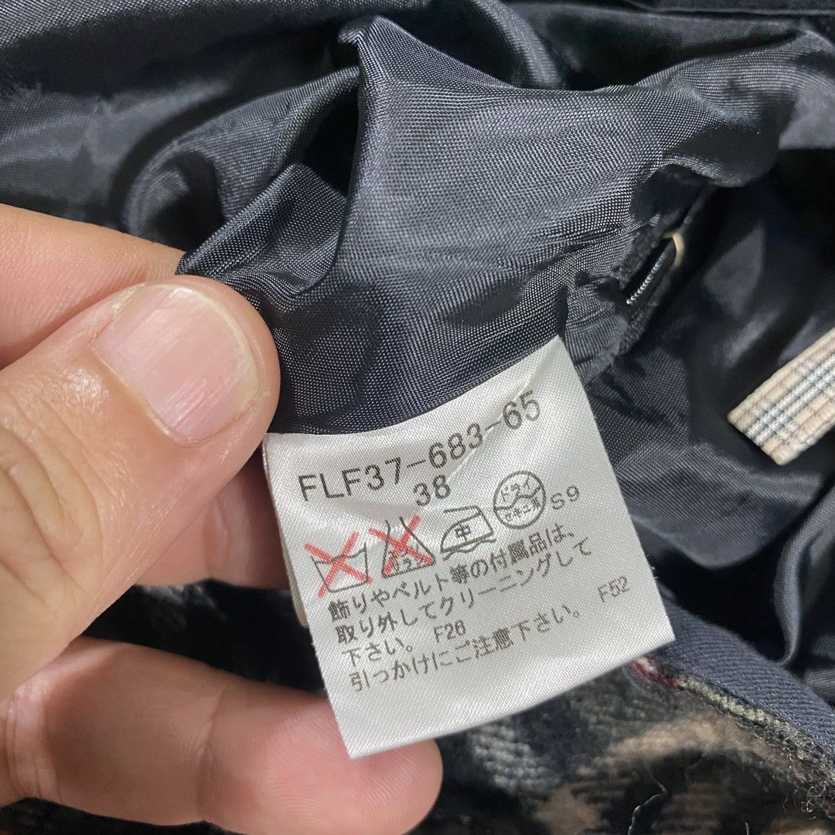 Burberry Burberry London Blue Label Nova Check Wool Mini Skirt Size 26" / US 2 / IT 38 - 8 Thumbnail