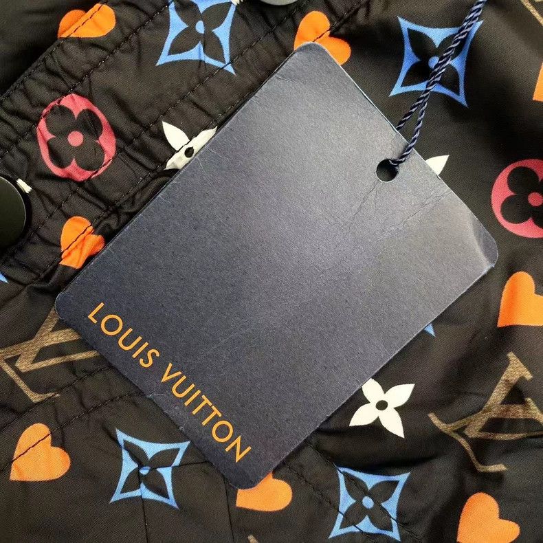 Louis Vuitton Louis Vuitton Nylon presbyopic print reversible jacket Size XS / US 0-2 / IT 36-38 - 8 Thumbnail
