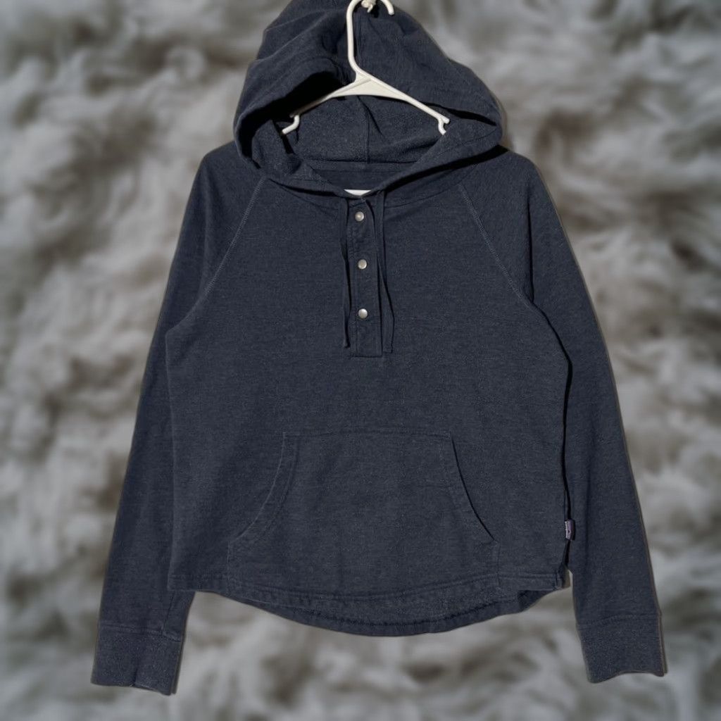 Patagonia VINTAGE? No. Patagonia Hoodie Pullover Henley Snap-T Blue Women's Size S Size S / US 4 / IT 40 - 1 Thumbnail