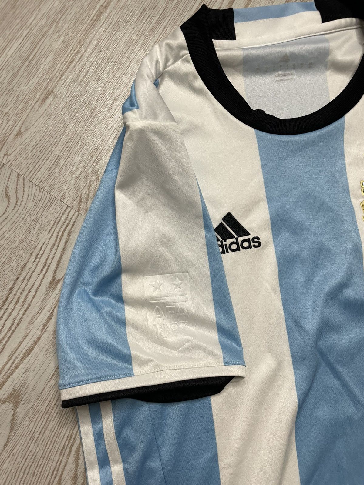 Adidas Adidas Argentina 2016 Soccer training jersey size S Size US S / EU 44-46 / 1 - 9 Thumbnail