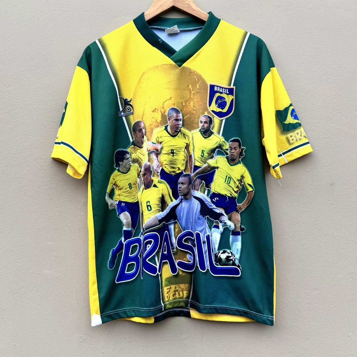 Vintage Vintage ronaldo R9 brasil football rare jersey Size US L / EU 52-54 / 3 - 1 Thumbnail