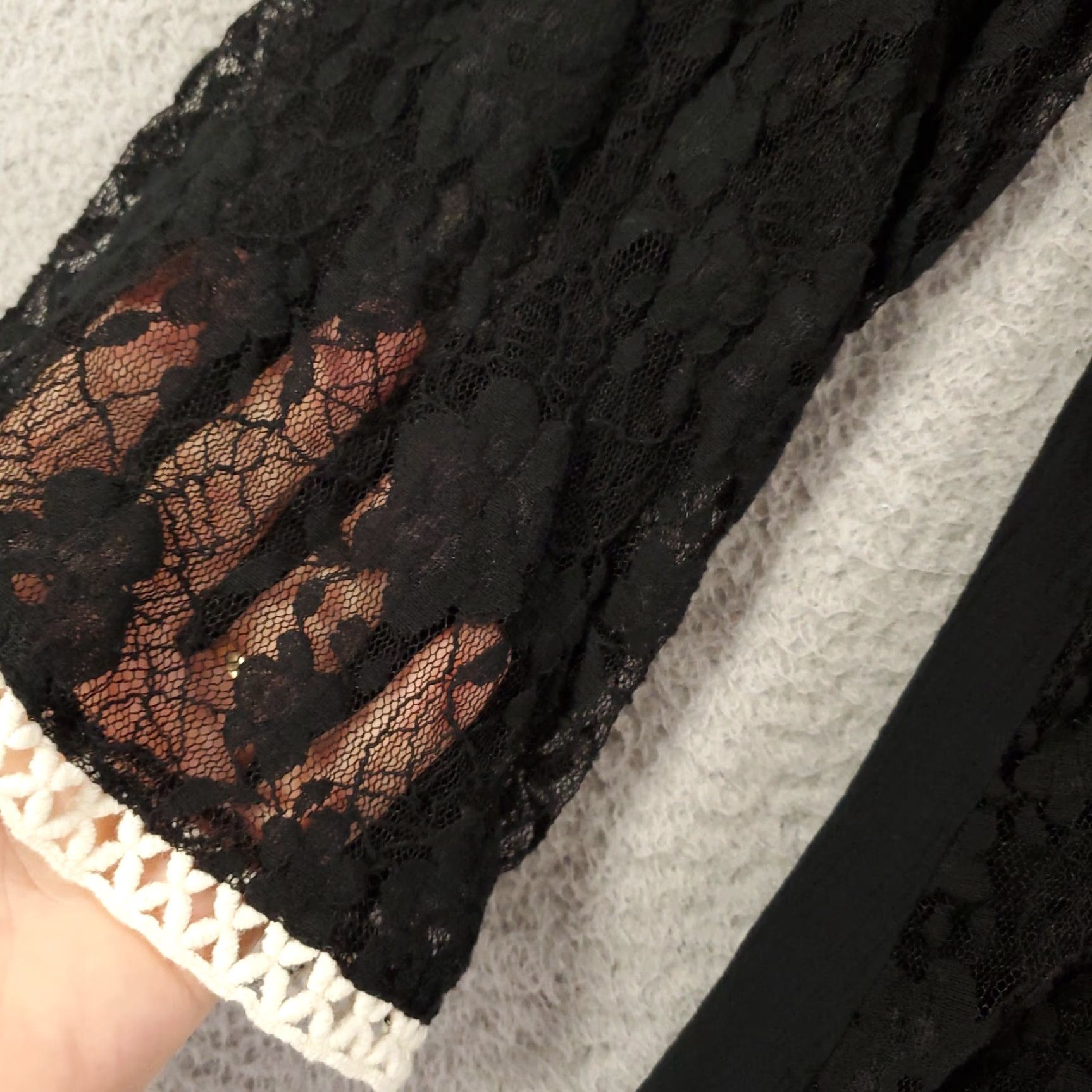 Vintage Womens Blouse Tunic Lace Top Black Floral Lace Accents Lightweight Size L Bohemian Western Casual Long Sleeve Round Neck Pullover Cotton Polyester Size L / US 10 / IT 46 - 2 Thumbnail