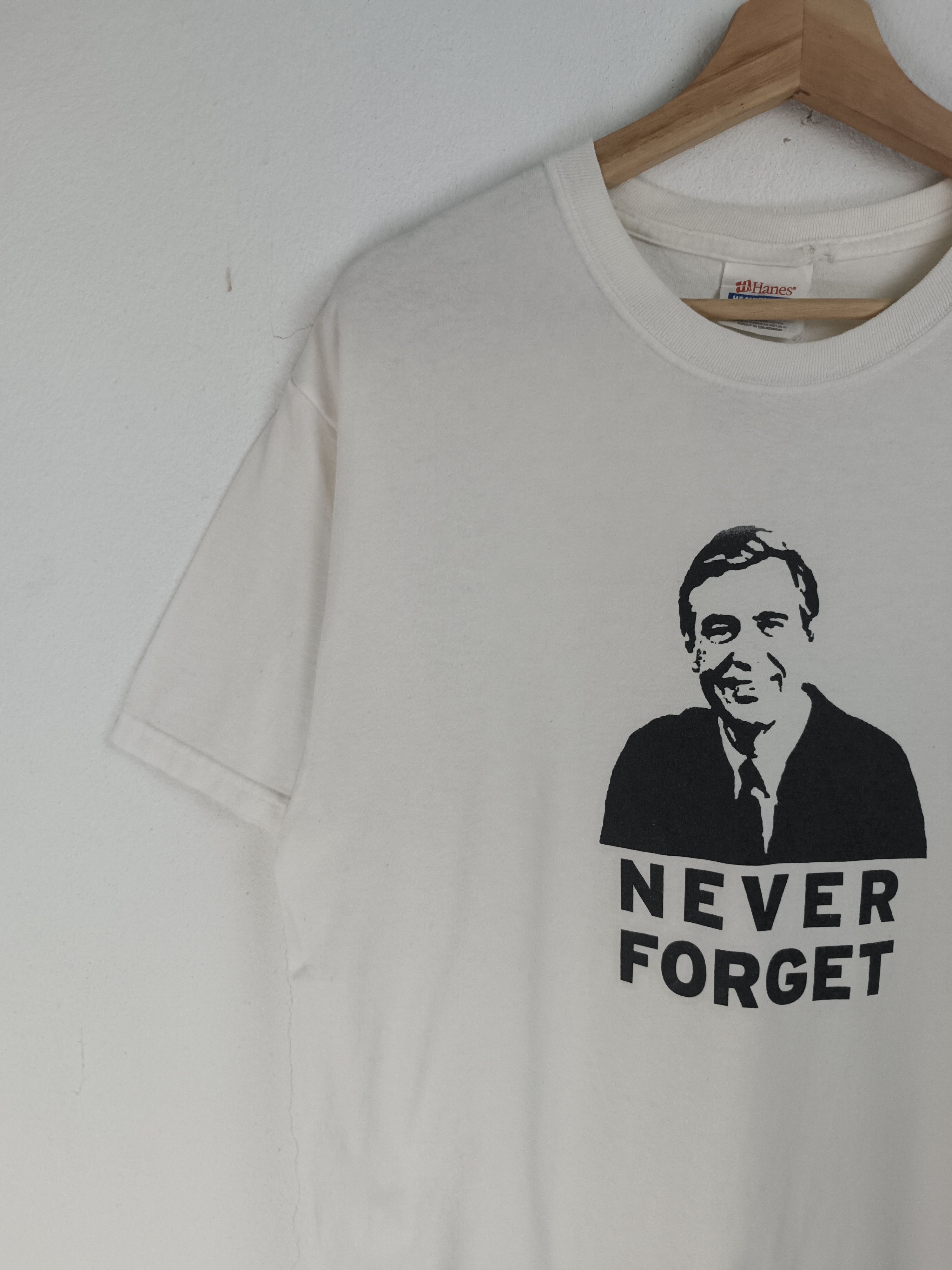 Vintage VINTAGE Y2K NEVER FORGET MISTER ROGERS ADULT HUMOR FUNNY TS Size US M / EU 48-50 / 2 - 6 Thumbnail