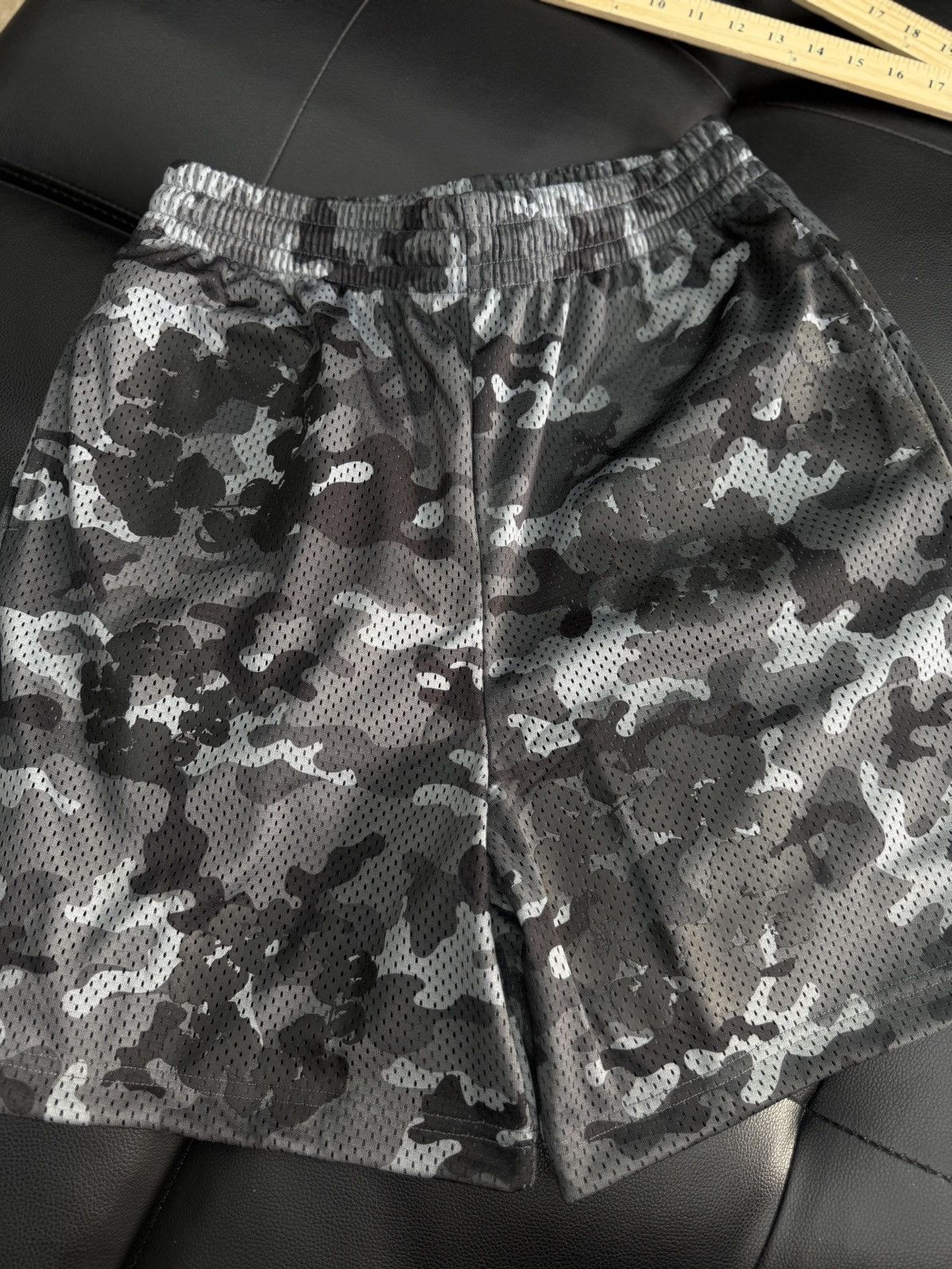 DENIM TEARS Denim Tears Mesh Summer Shorts Black Camo Size Small (NEW) Size US 29 - 4 Thumbnail