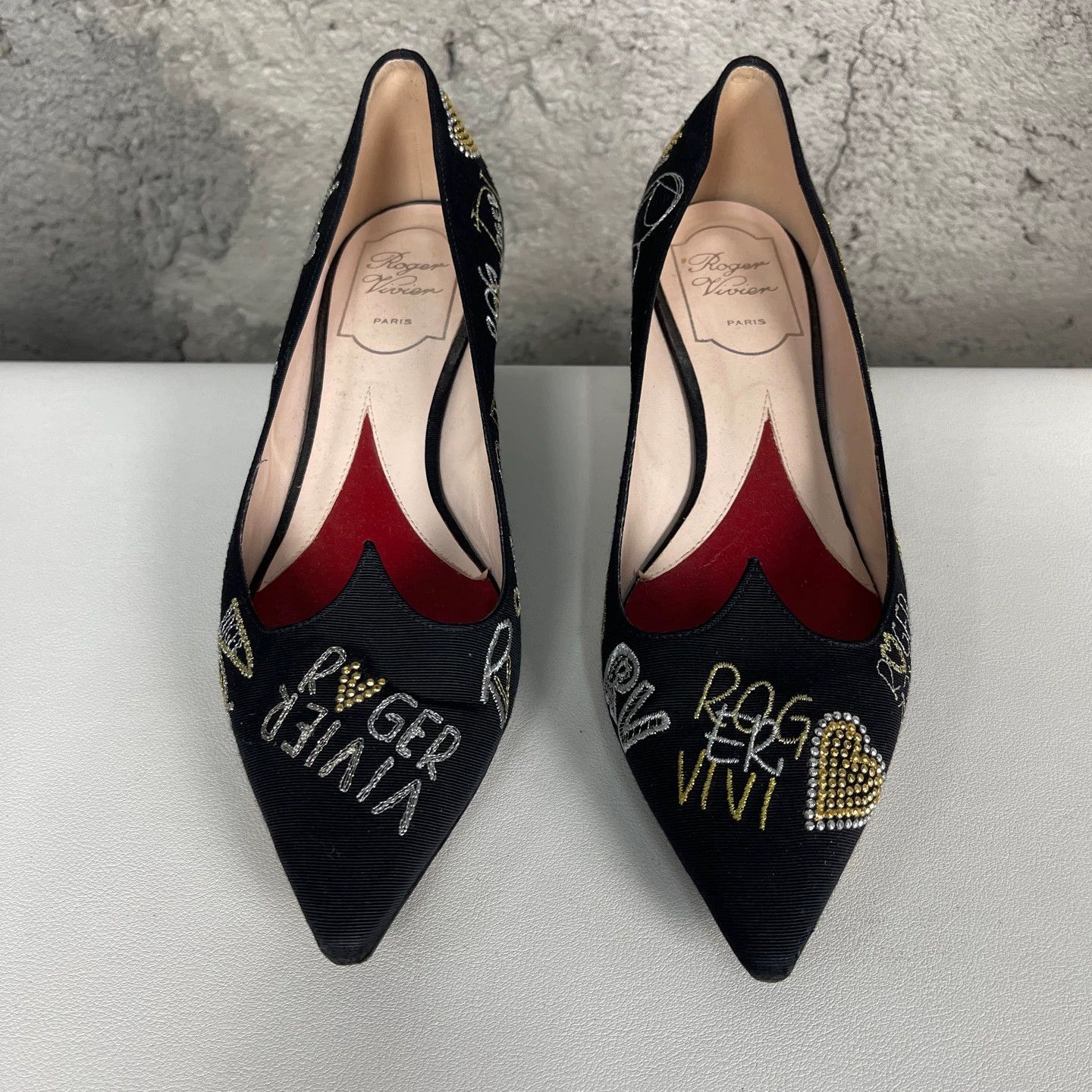 Roger Vivier RV Kitten Heel Pumps Size 36 Size US 5.5 / IT 35.5 - 7 Thumbnail