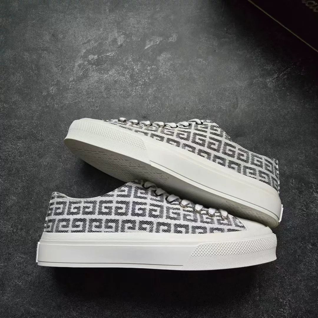 Givenchy Givenchy Retro Lowtop Sneakers 39 Men Size US 6.5 / EU 39-40 - 1 Thumbnail