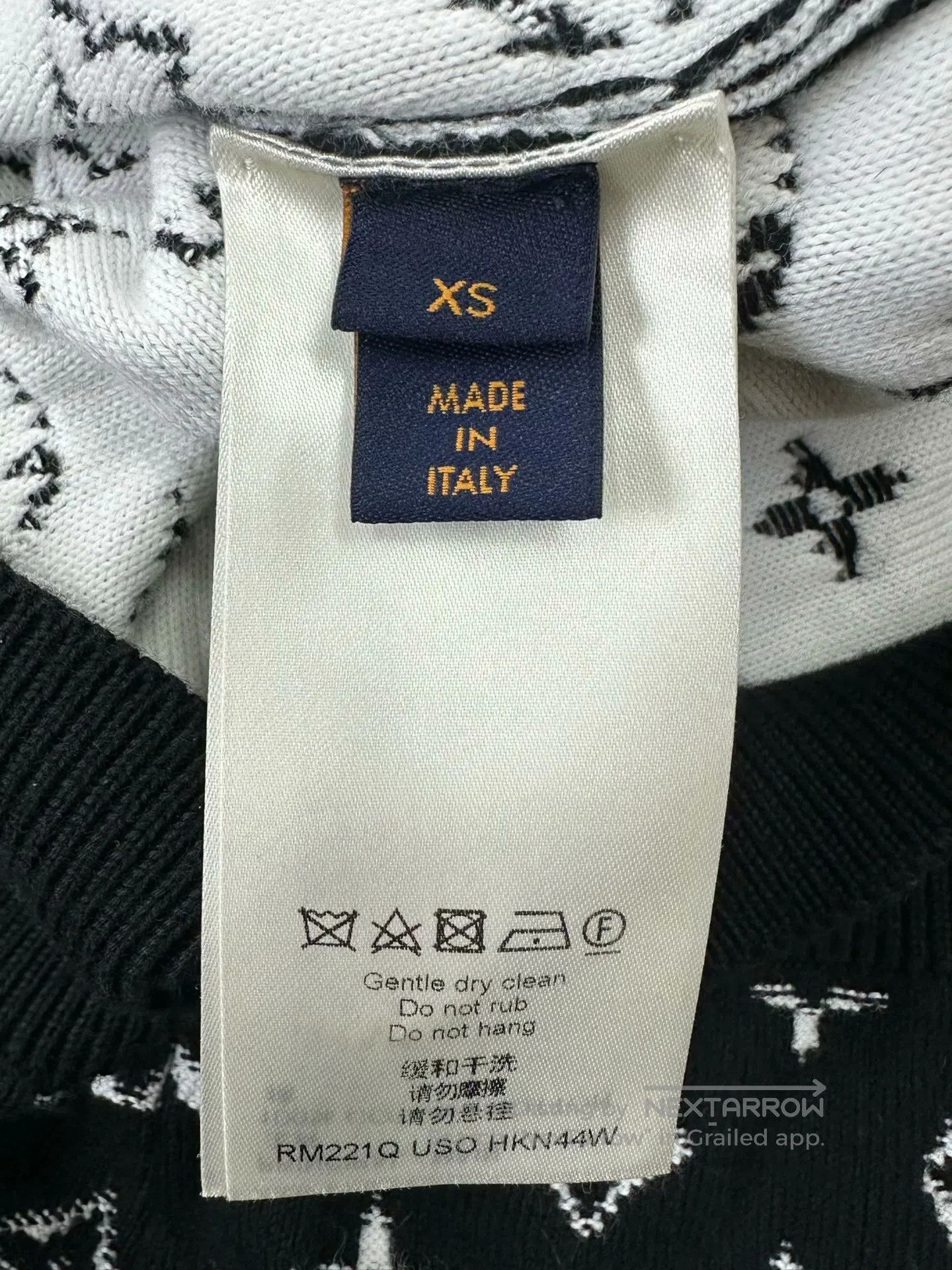 Louis Vuitton Louis Vuitton Black gradient all-over print old logo knitt Size US XS / EU 42 / 0 - 4 Thumbnail