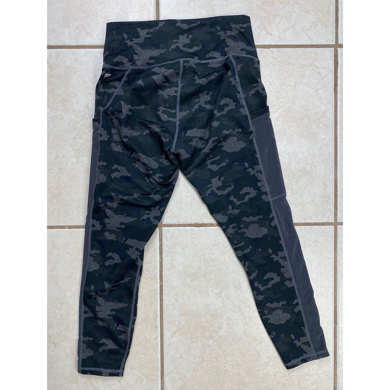 Fabletics Fabletics Mid-Rise Charcoal Camo Powerhold Leggings Pockets Size 24" / US 00 / IT 34 - 6 Thumbnail
