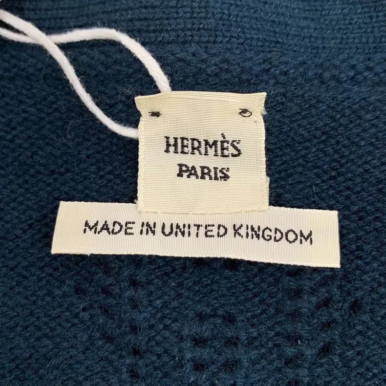 Hermes Hermes Navy cashmere V-neck single-button long-sleeve knit Size M / US 6-8 / IT 42-44 - 5 Thumbnail