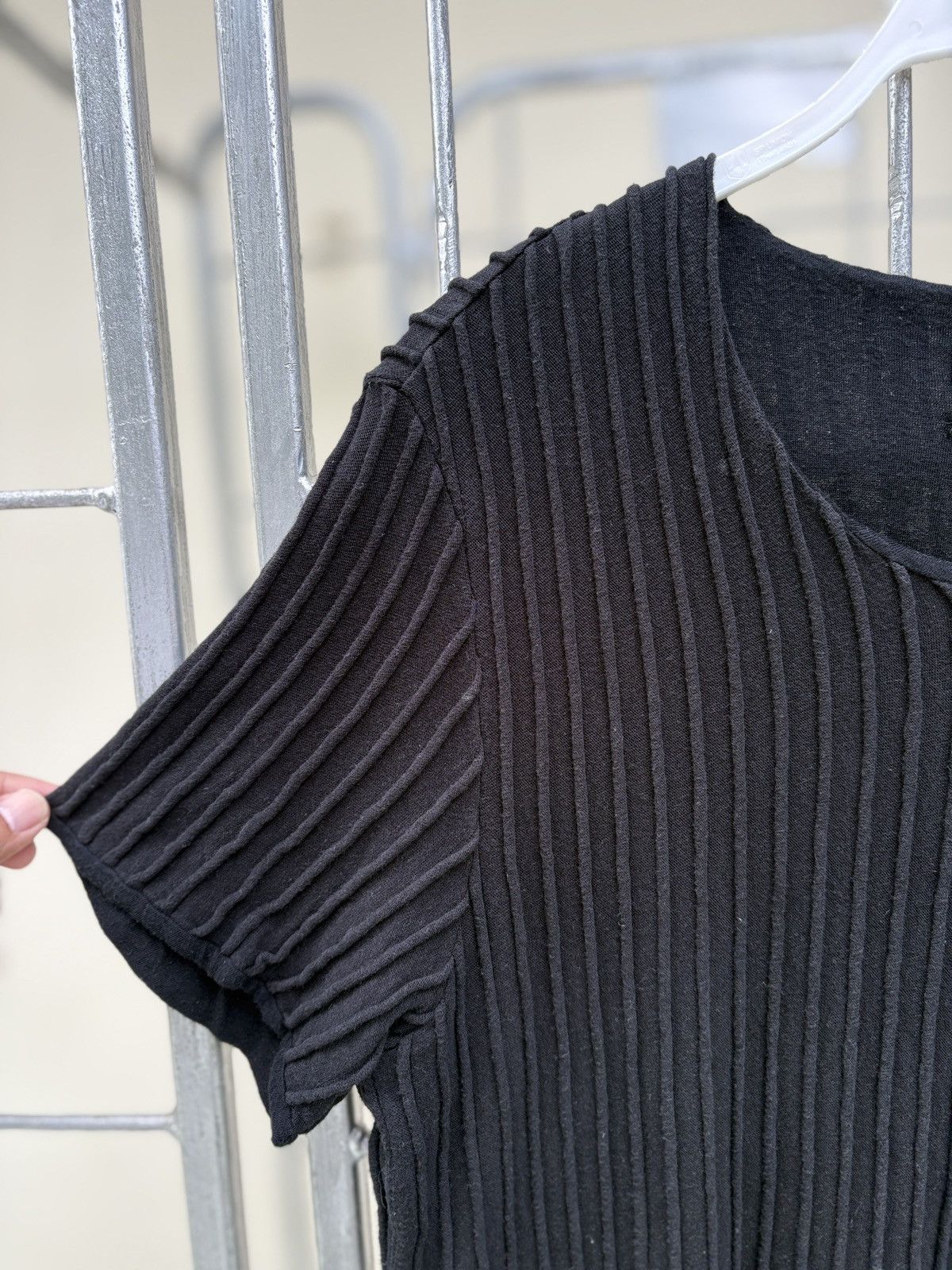 Comme des Garcons Comme des Garcons pleated black T-shirt Size US M / EU 48-50 / 2 - 9 Thumbnail