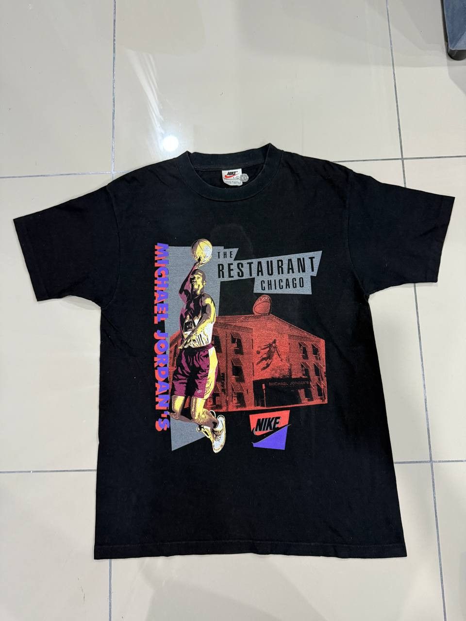 Nike Vintage Michael Jordan The Restaurant Size US L / EU 52-54 / 3 - 1 Thumbnail