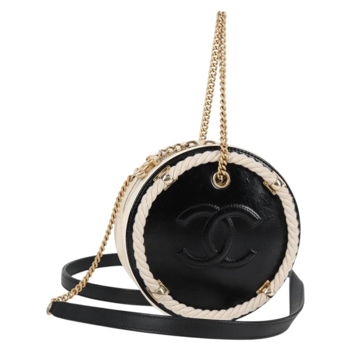 Chanel Chanel En Vogue Round Bag Crumpled Calfskin Size ONE SIZE - 1 Thumbnail