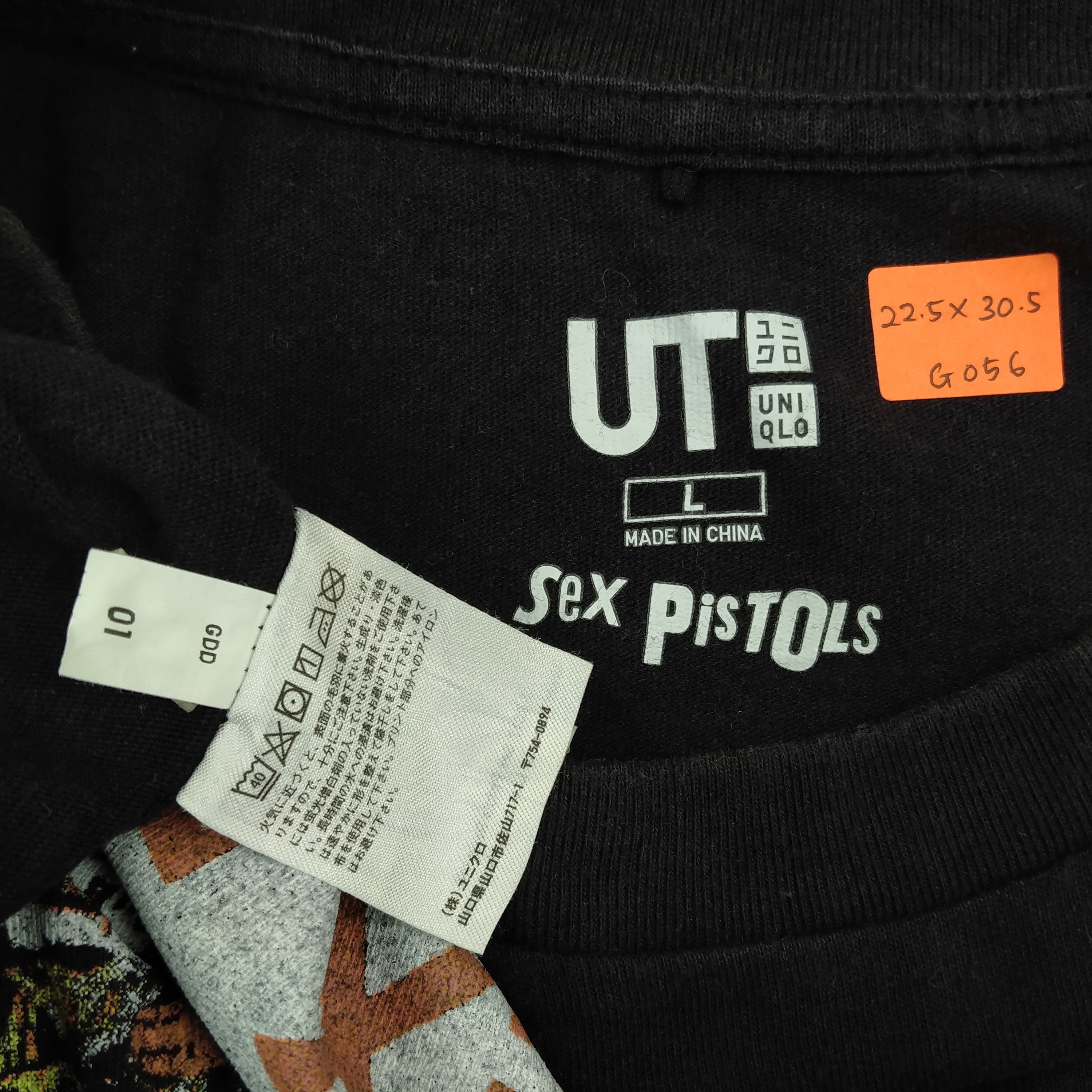 Band Tees Sex Pistols Band Tees Uniqlo Large Tshirt - G056 Size US L / EU 52-54 / 3 - 5 Thumbnail