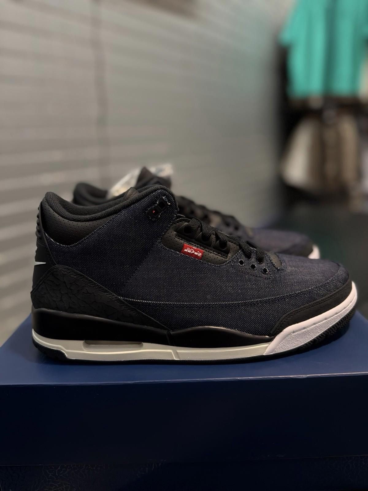 Jordan Brand Levi's x Air Jordan 3 Retro Men's Size (12) Indigo Denim Size US 12 / EU 45 - 7 Thumbnail