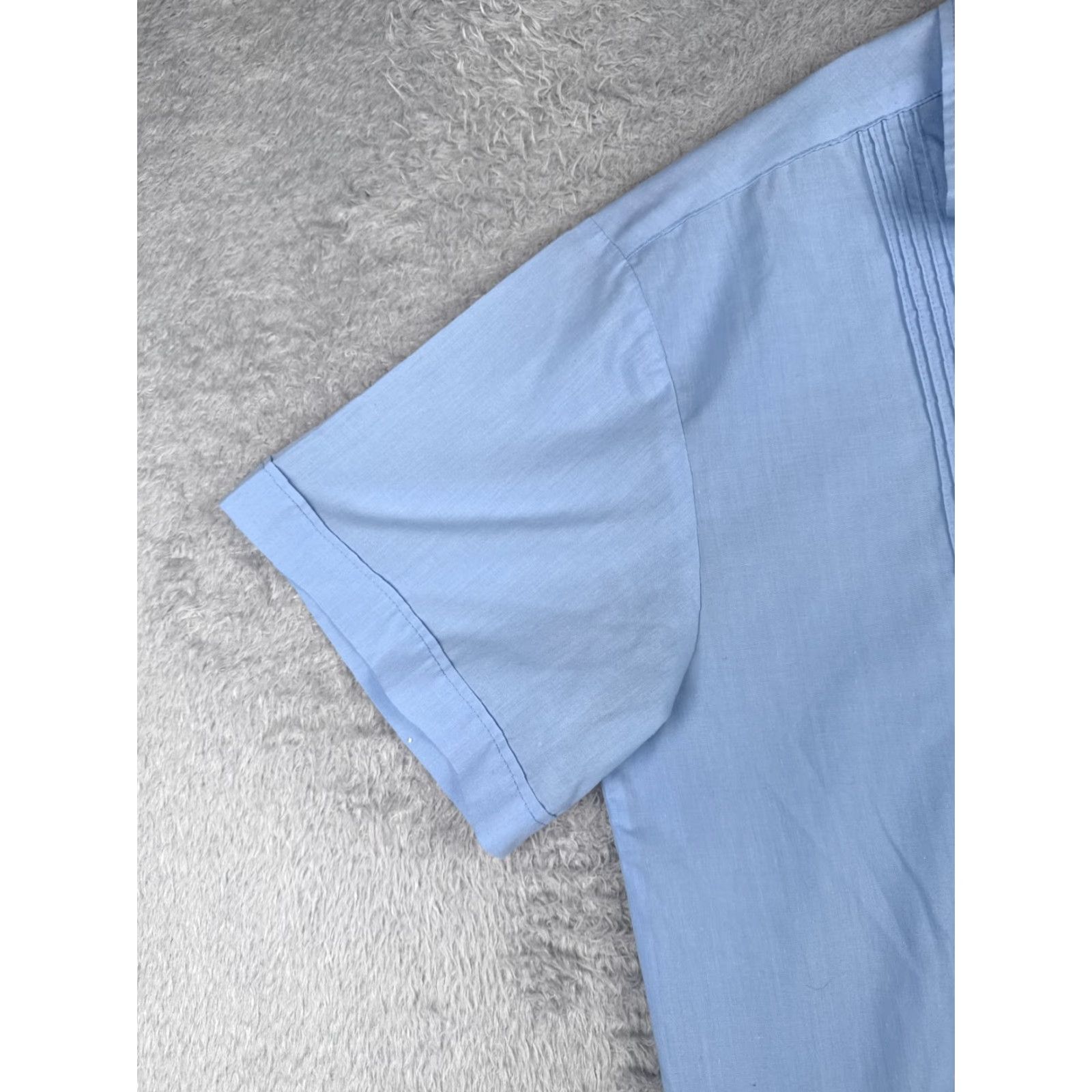 Vintage Guayabera Shirt Men XL Blue Button-Up Short Sleeve Polyester Blend Embroidered Aloha Beach Hawaiian Vacation Resort Shirt Mens Size US XL / EU 56 / 4 - 3 Thumbnail