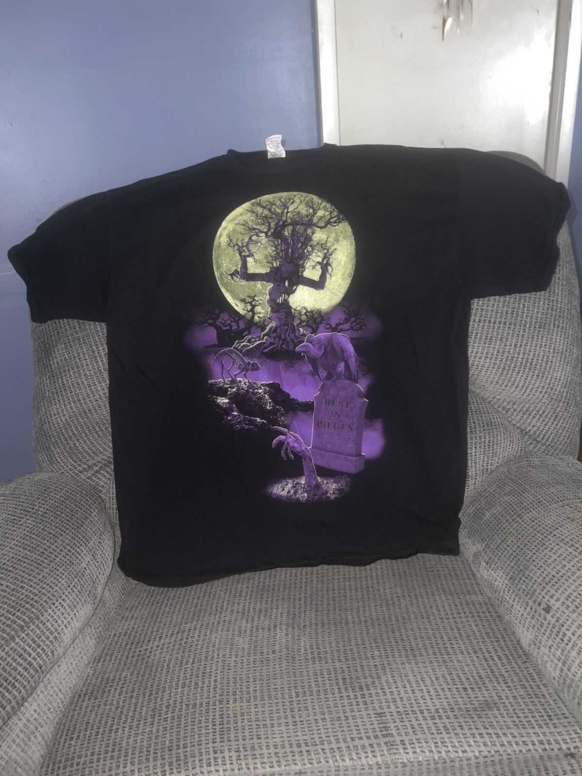 Holiday Brand Happy Halloween! “Rest In Pieces” Tombstone Goth Graveyard T Size US XL / EU 56 / 4 - 1 Thumbnail